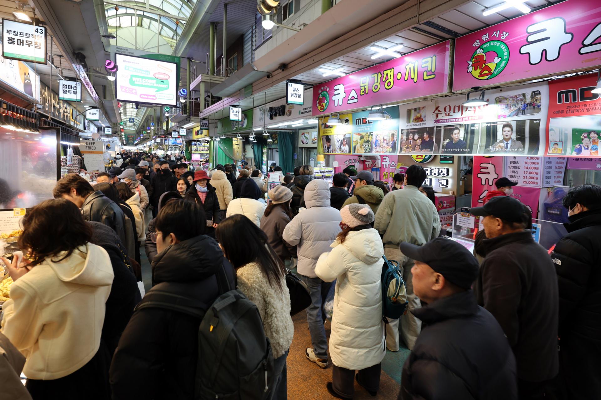 장기연체 소상공인 2.4만명 재기 돕는다… 채권 2976억 매각