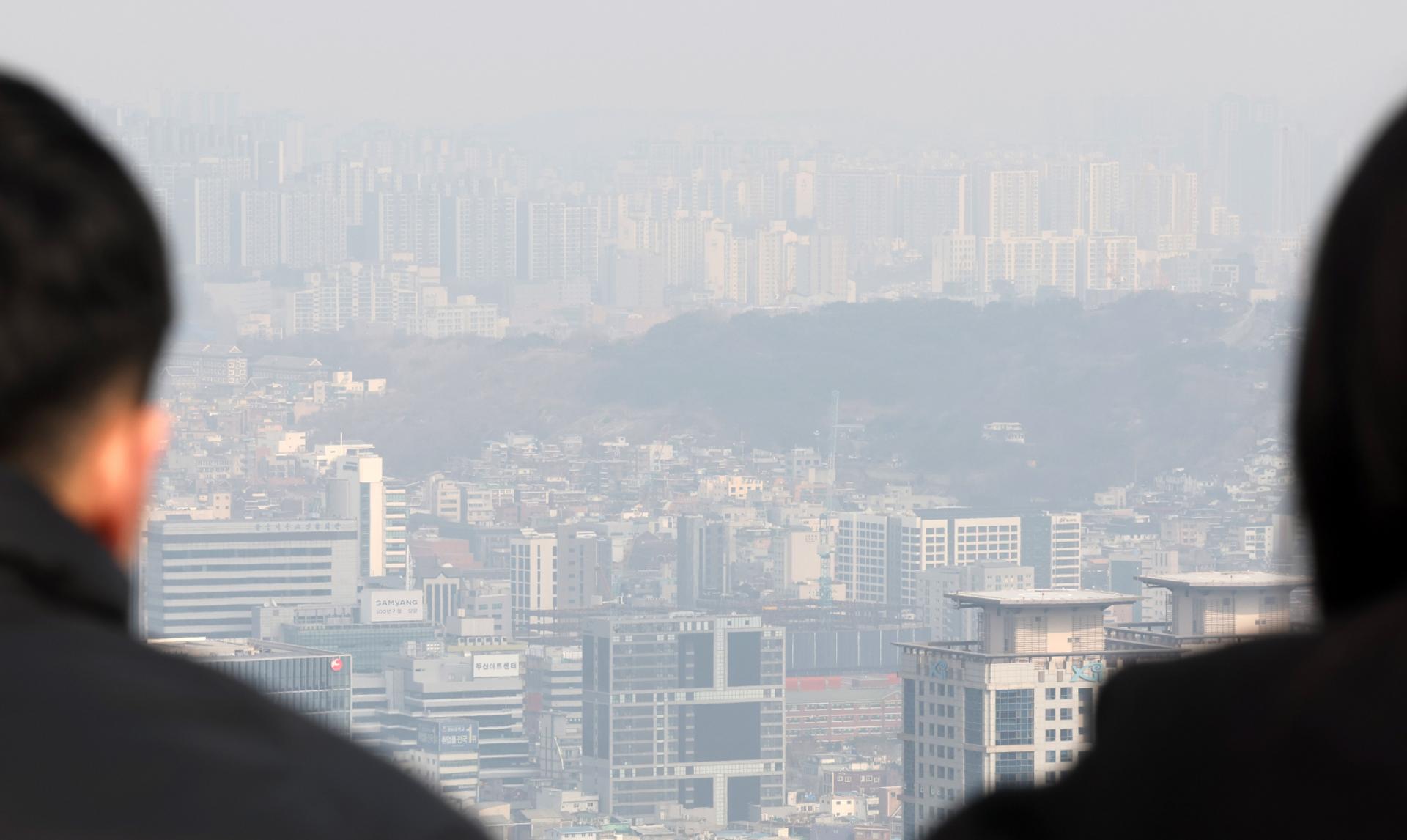 "세입자도 발 동동"… 등록임대 매도 압박에 전월세난 위기