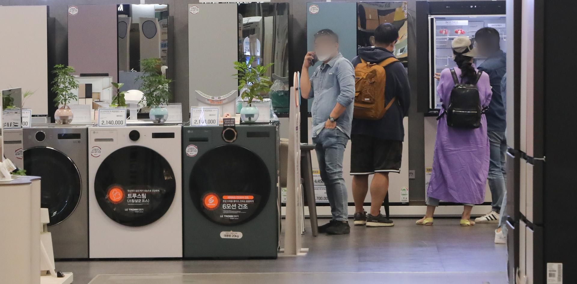 '오늘이 제일 싼' 메모리 반도체, 가전업계 가격 인상 부담 커져
