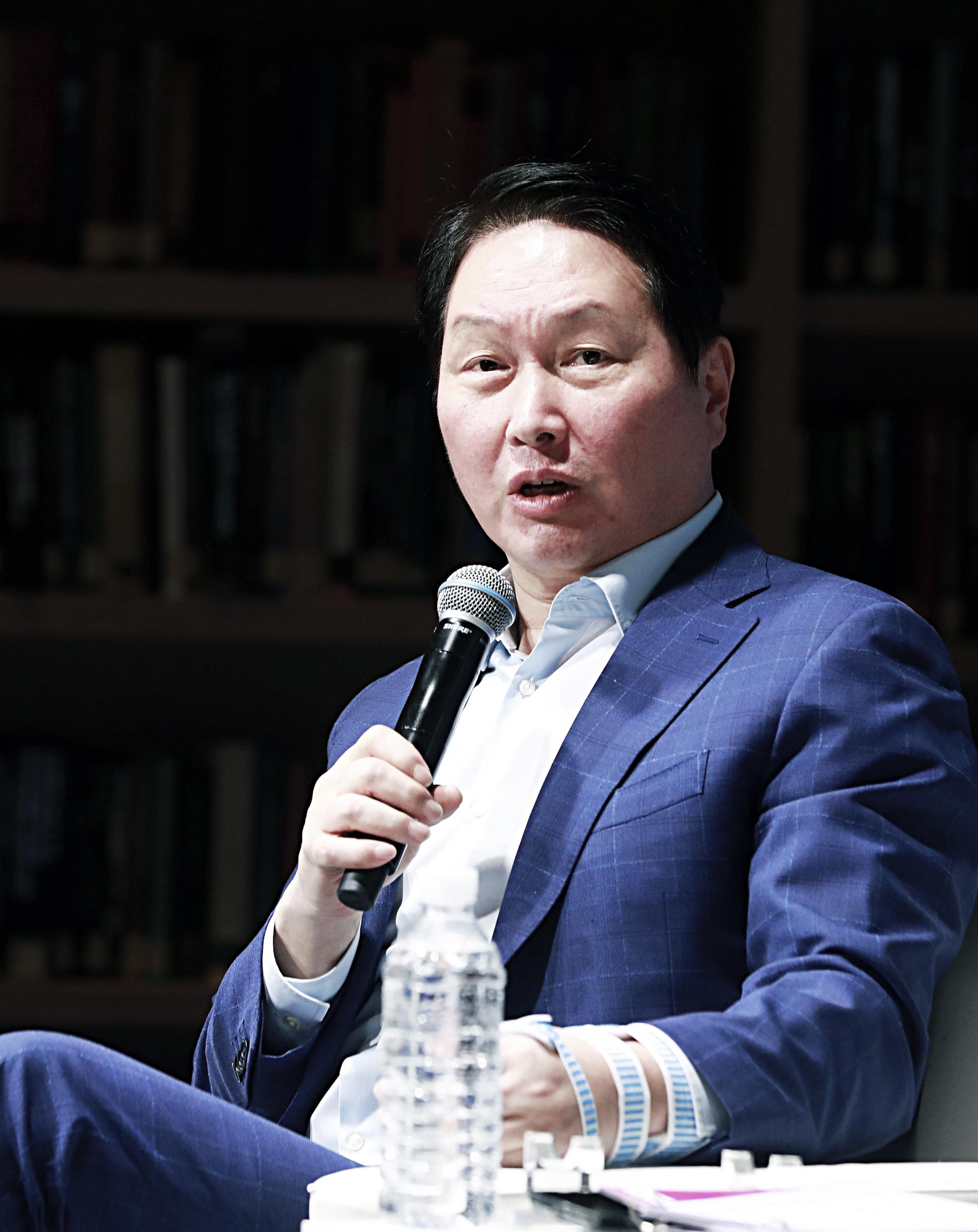 최태원 "GDP 중심 성장 한계…사회적 가치 기반 경제 모델 필요"