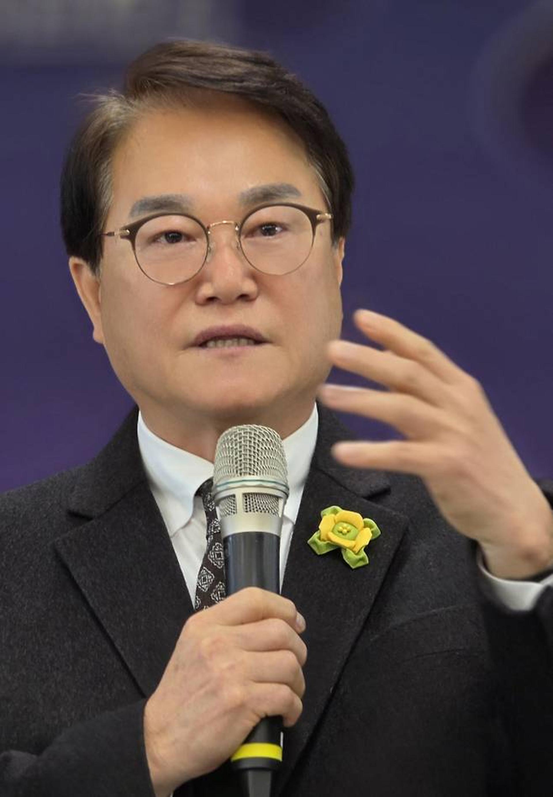 김하수 청도군수 '주거침입' 혐의 경찰 수사