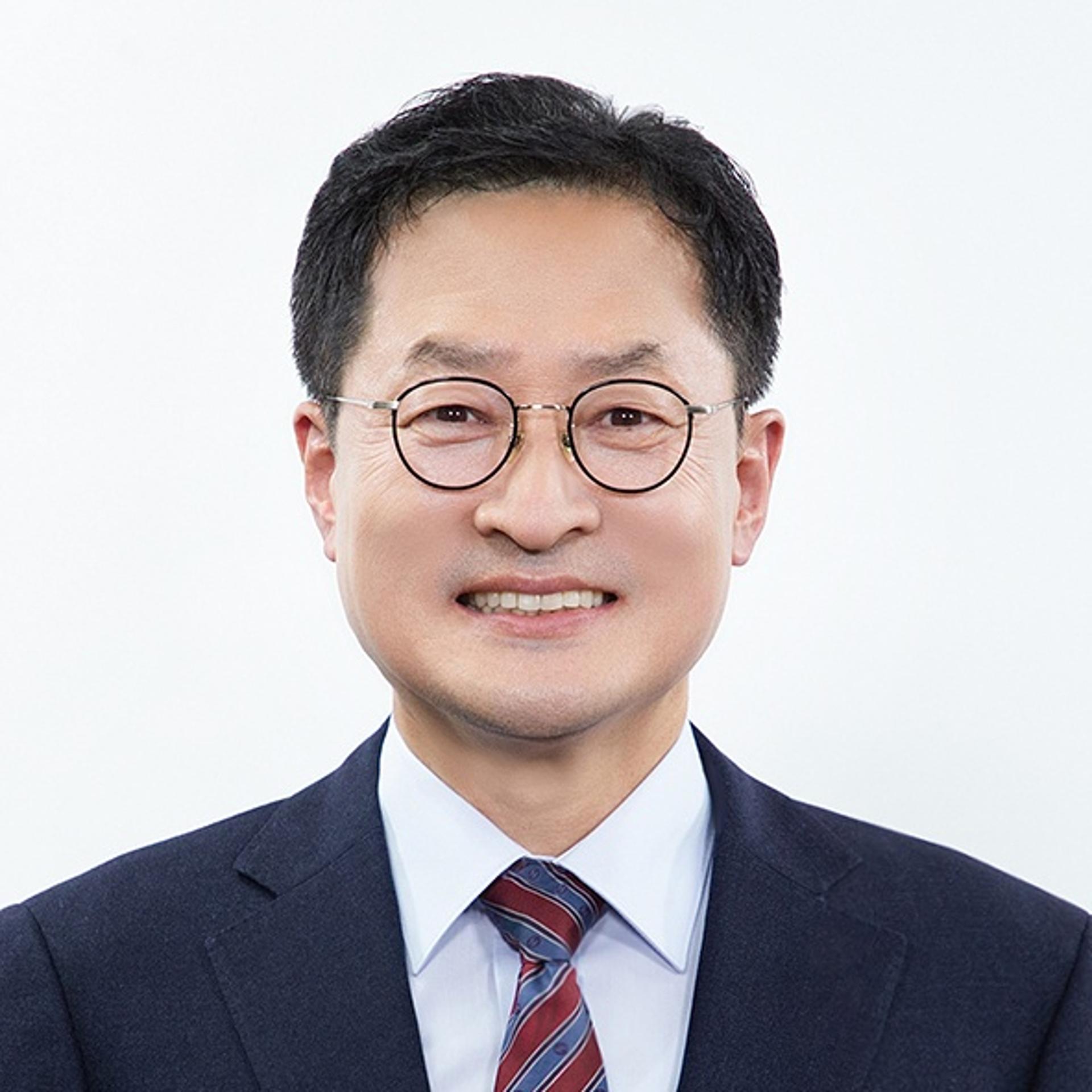 "더 명확하게"…박종각 성남시의원, 아파트 주차장 기준 만들었다