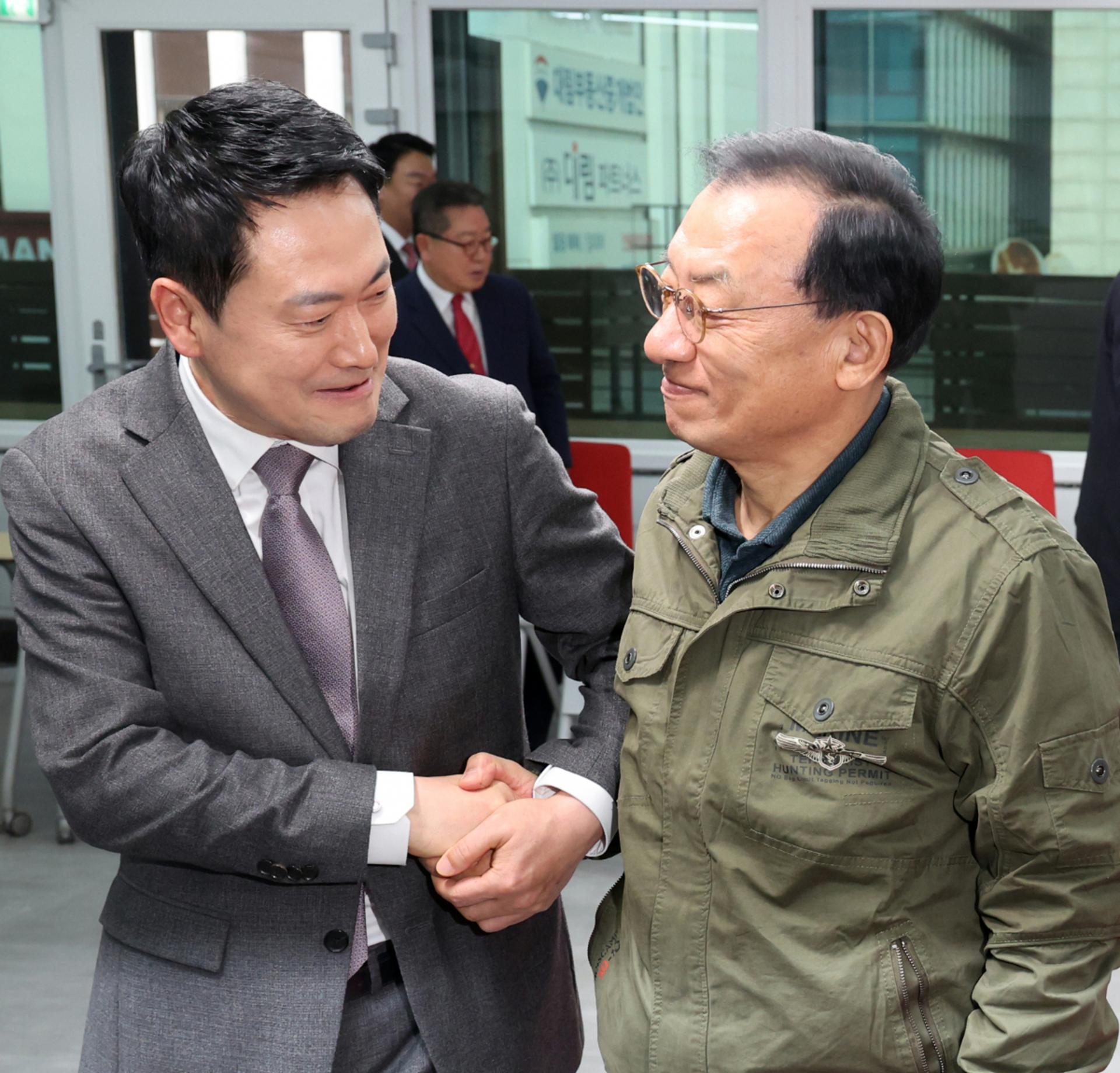 "혁신공천 완성해달라"…장동혁 국민의힘 대표, 이정현에 복귀 요청
