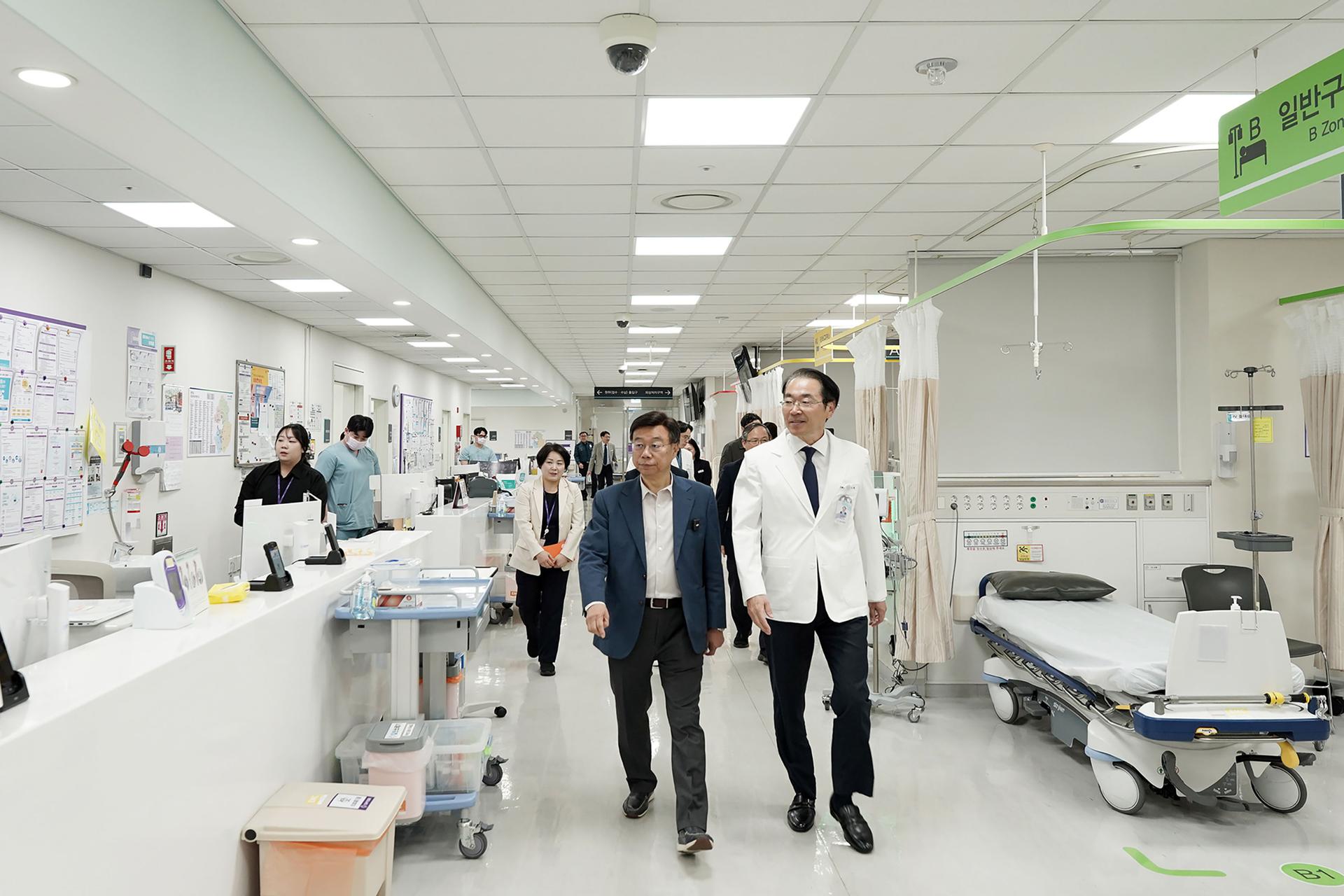 성남의료원, 대학병원급 진료체계 구축…로봇수술 장비 도입