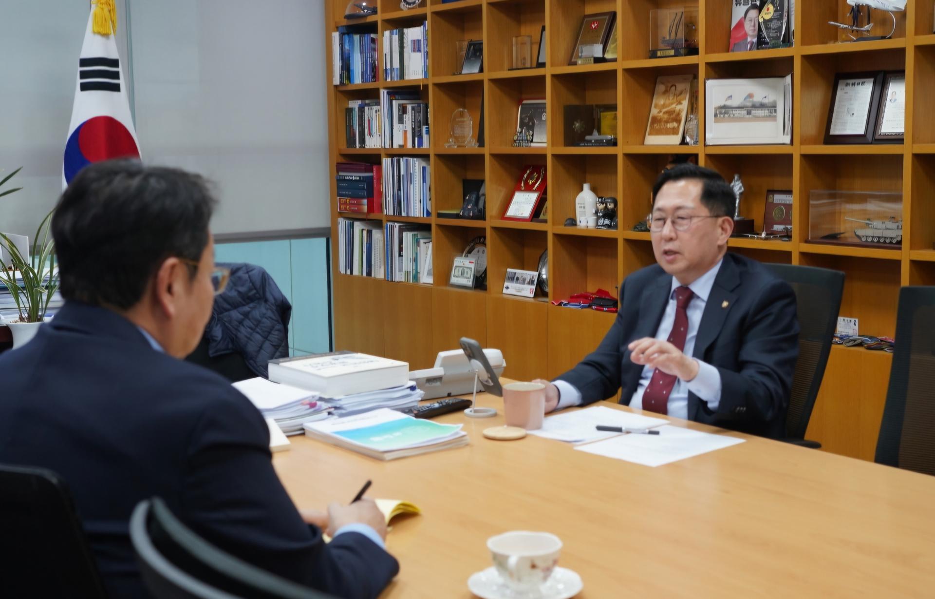 [2026어젠다]유용원 의원 "신속 획득 위해 '드론 특별법' 만든다"