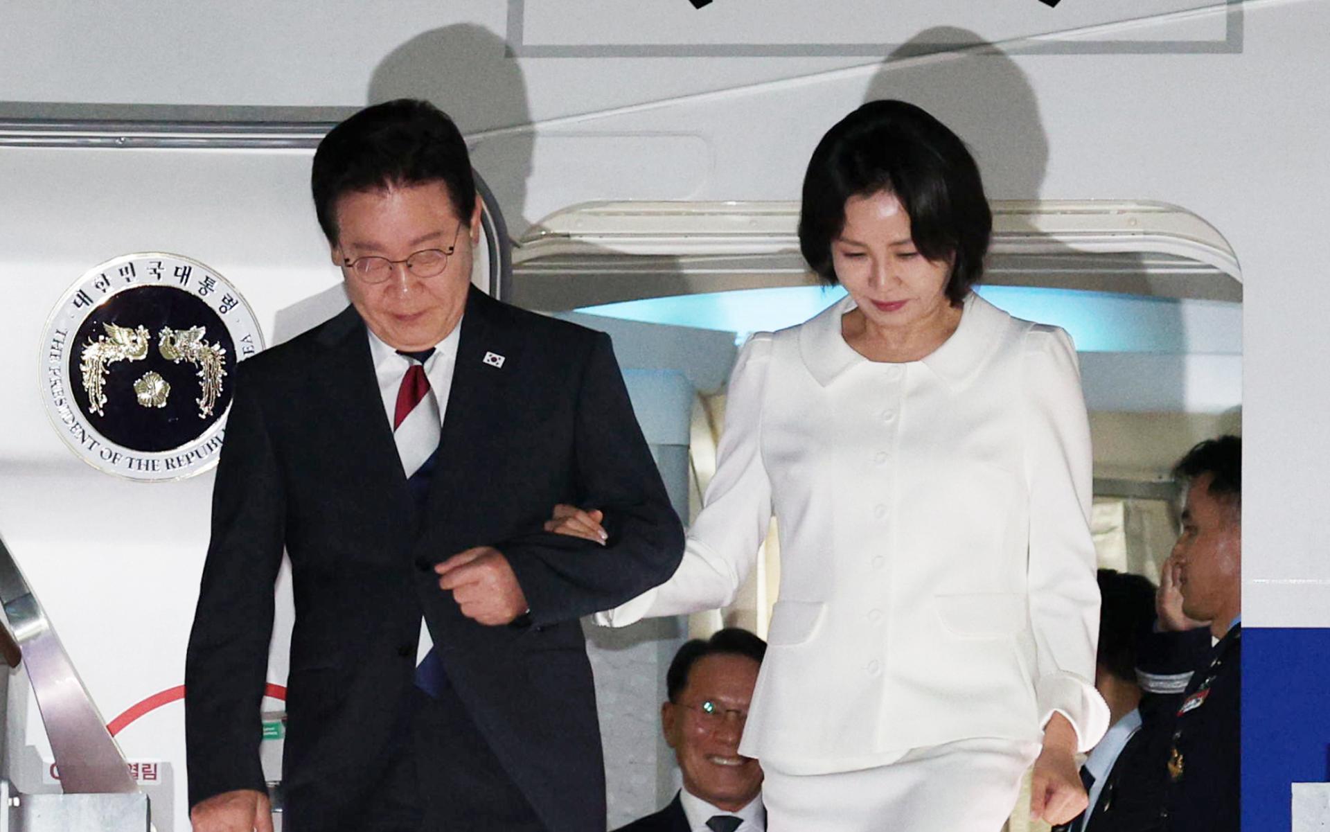 '5박 6일' 순방서 돌아온 이재명 대통령, 중동전쟁·노동 현안 대응