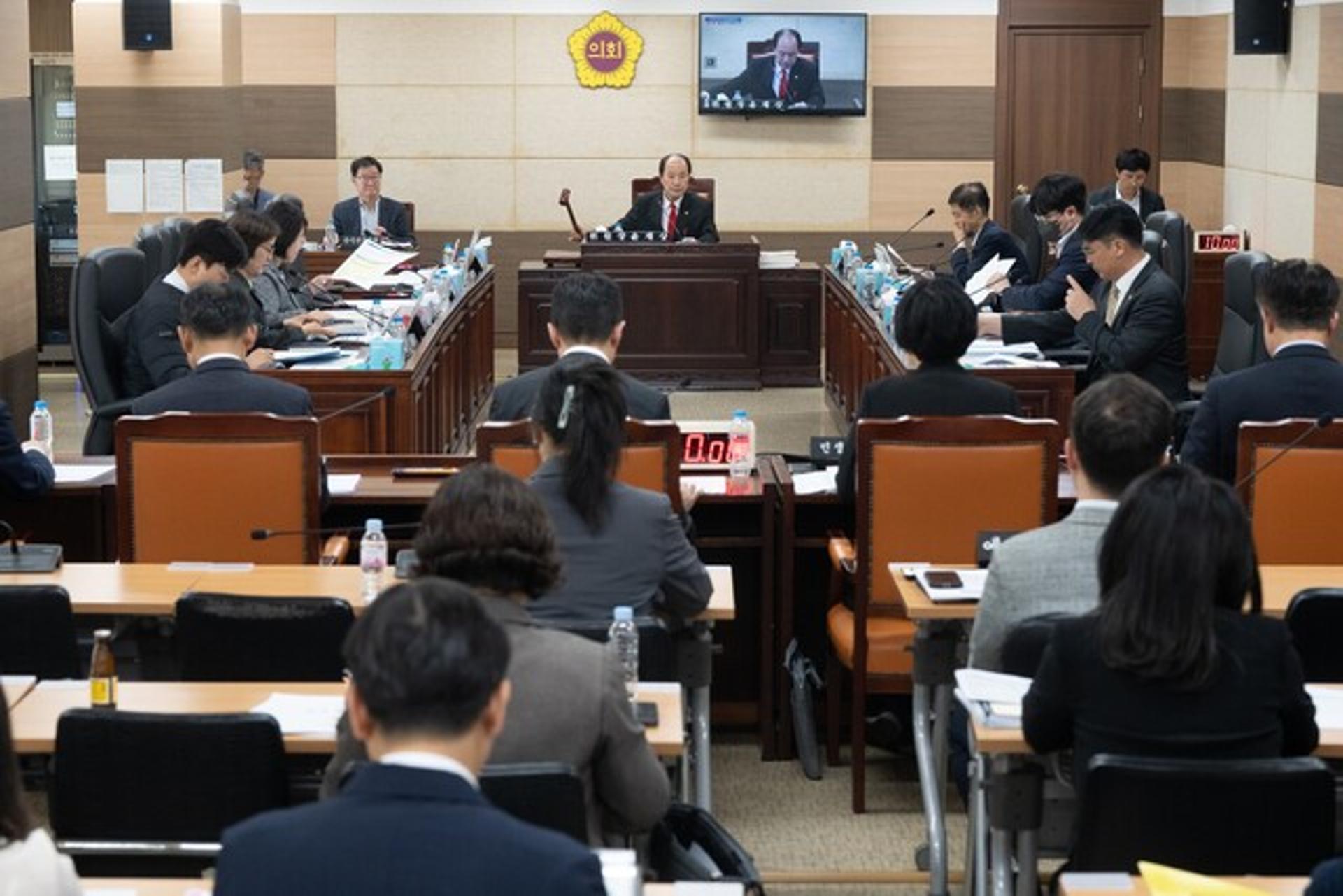 인천시, 의장 직권상정으로 16조 추경안 '원상복구' 통과