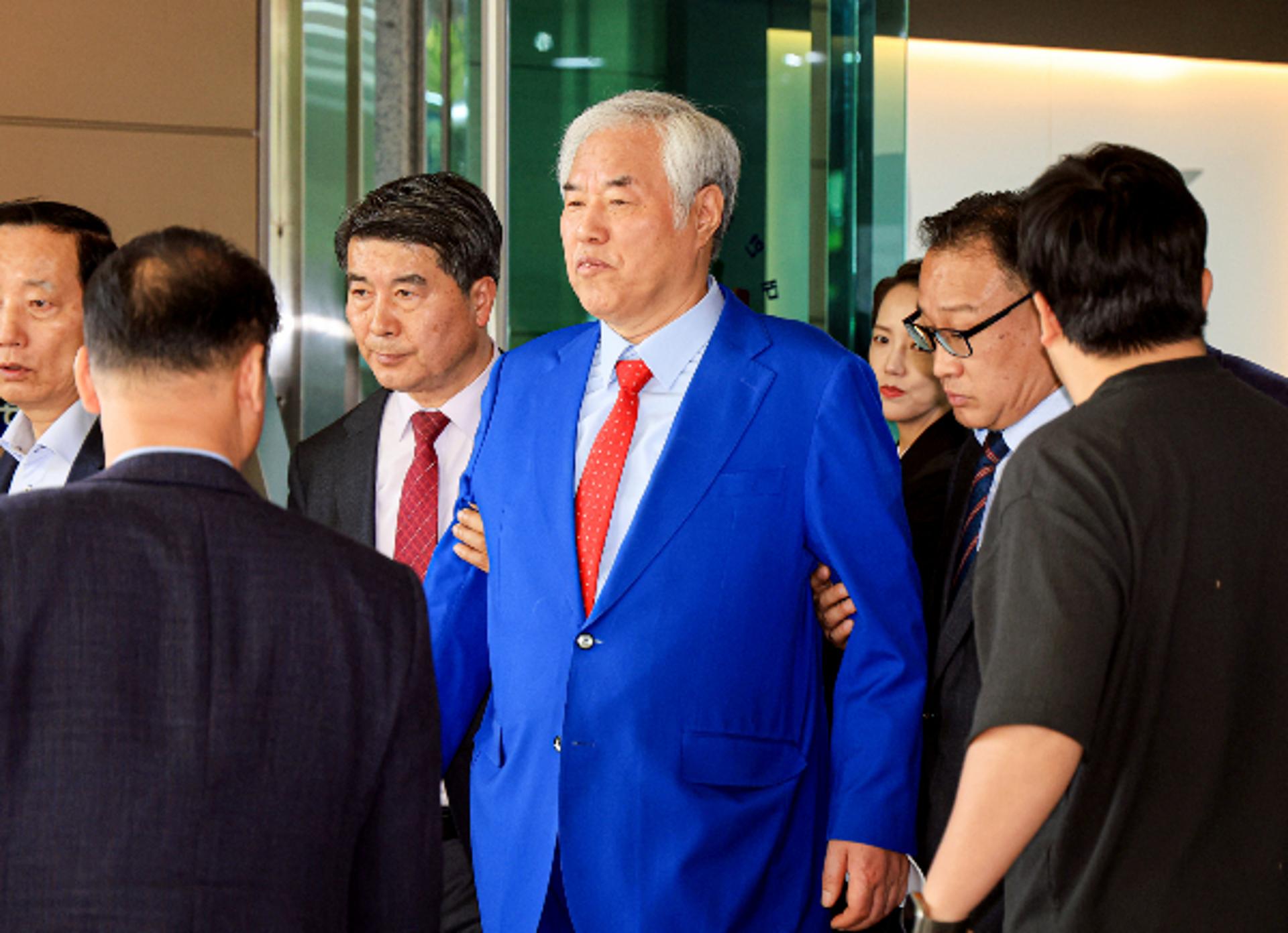 보석된 전광훈, '출국금지 해제' 소송…"트럼프 만나러 미국 갈 것"