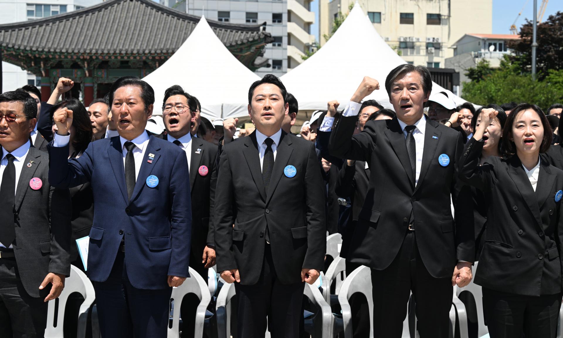 여야 대표, 광주 총출동…민주 "내란 심판" 국힘 "5·18을 도구로 삼아"