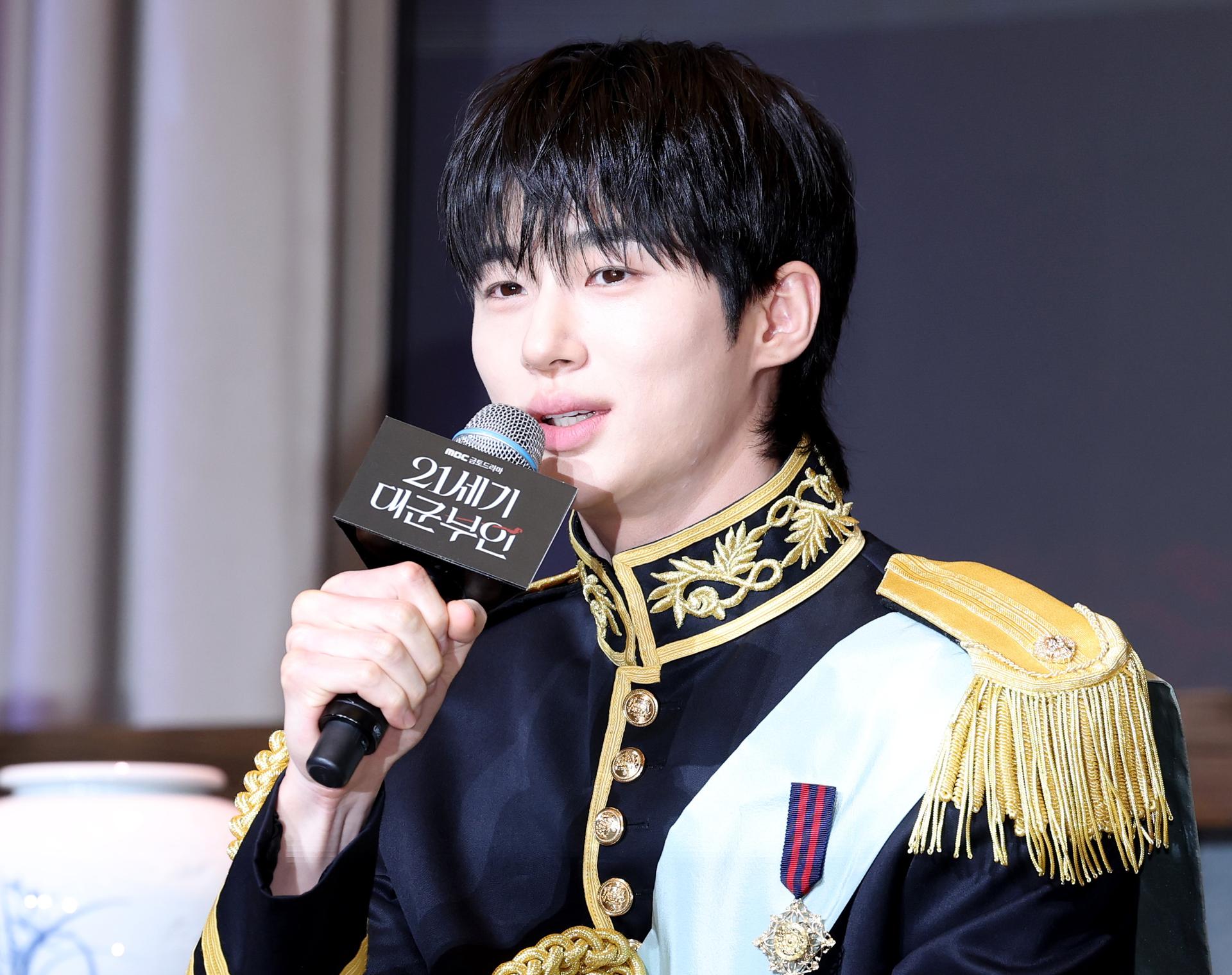 변우석, '21세기 대군부인' 역사 왜곡 논란 사과…"무거운 마음"