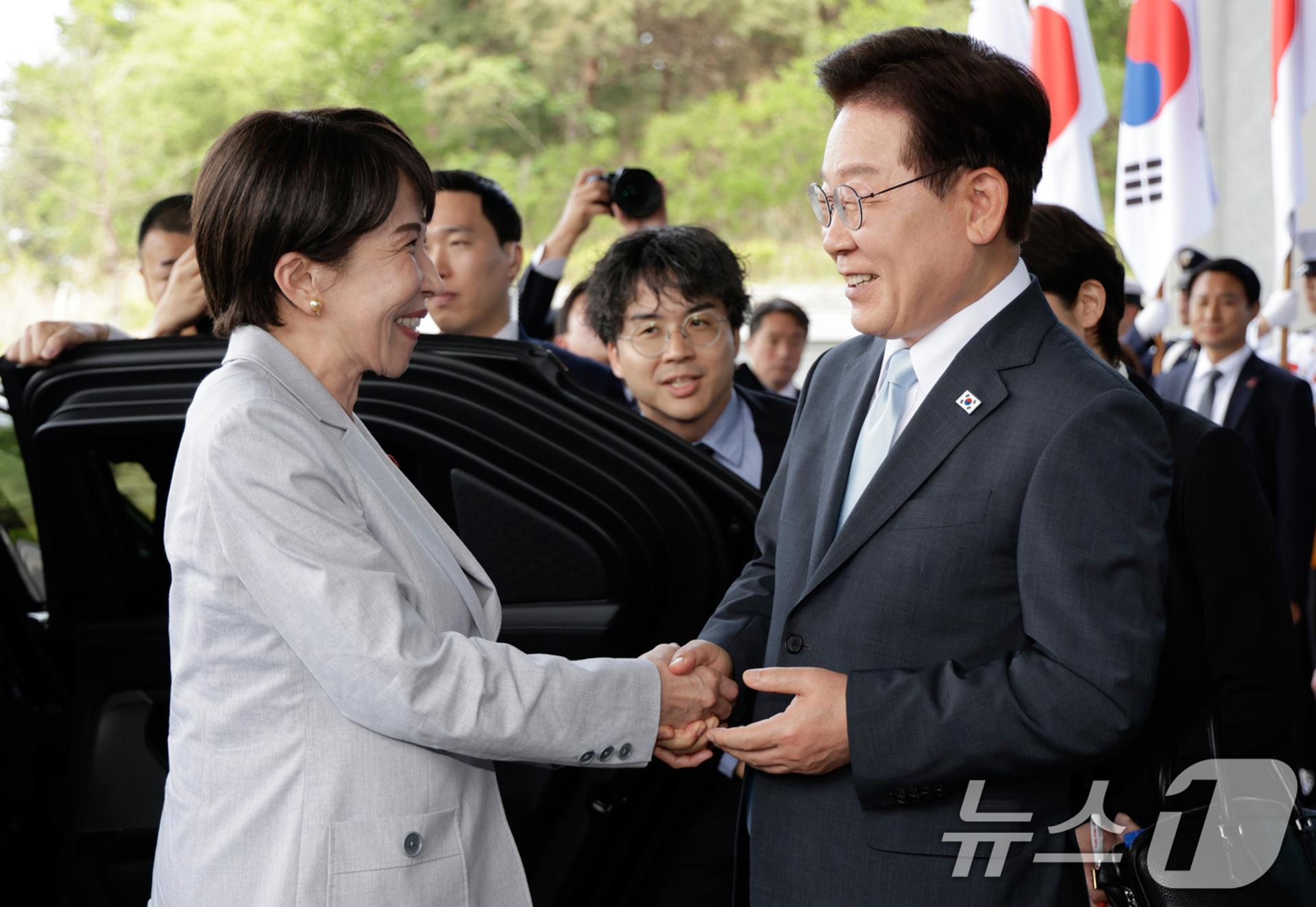 [사설]"폭풍우 국제정세"…한일 '셔틀외교' 순항 이어져야