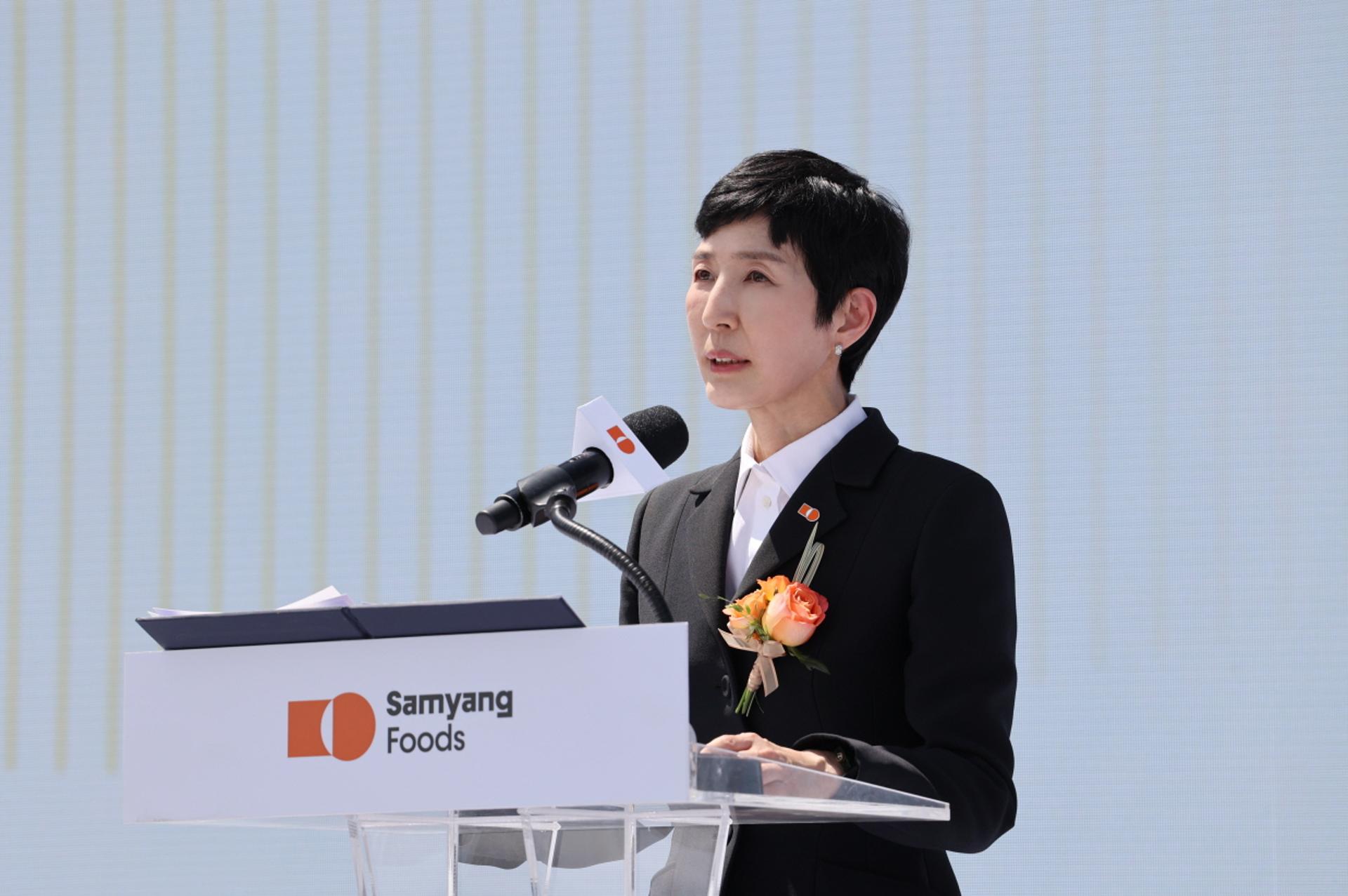 '불닭 신화' 김정수 회장 취임…글로벌 체질 전환 분수령