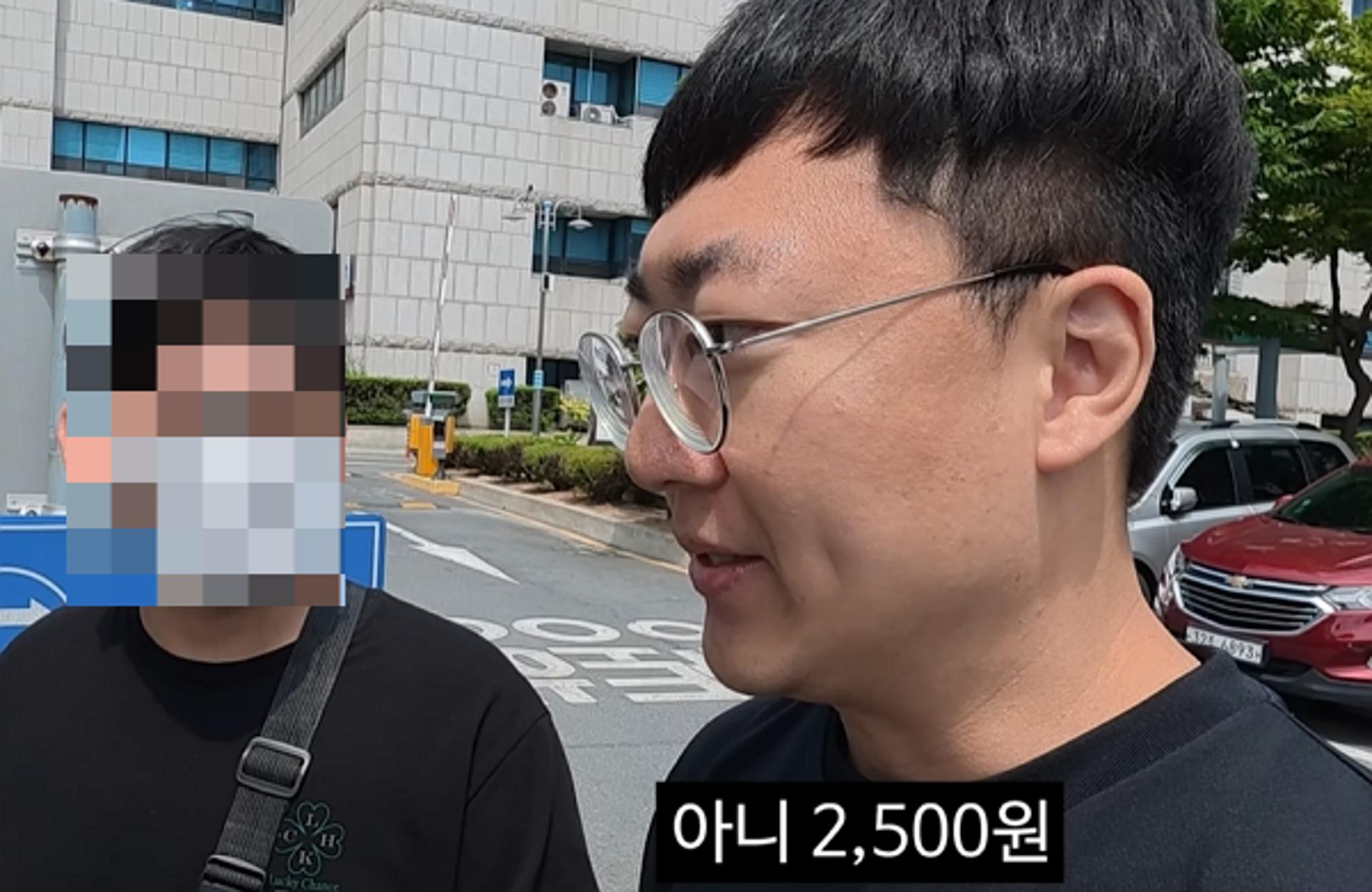 아픈 딸 둔 24세 아빠위해…'전 충주맨' 김선태, 2500원에 차 넘겼다