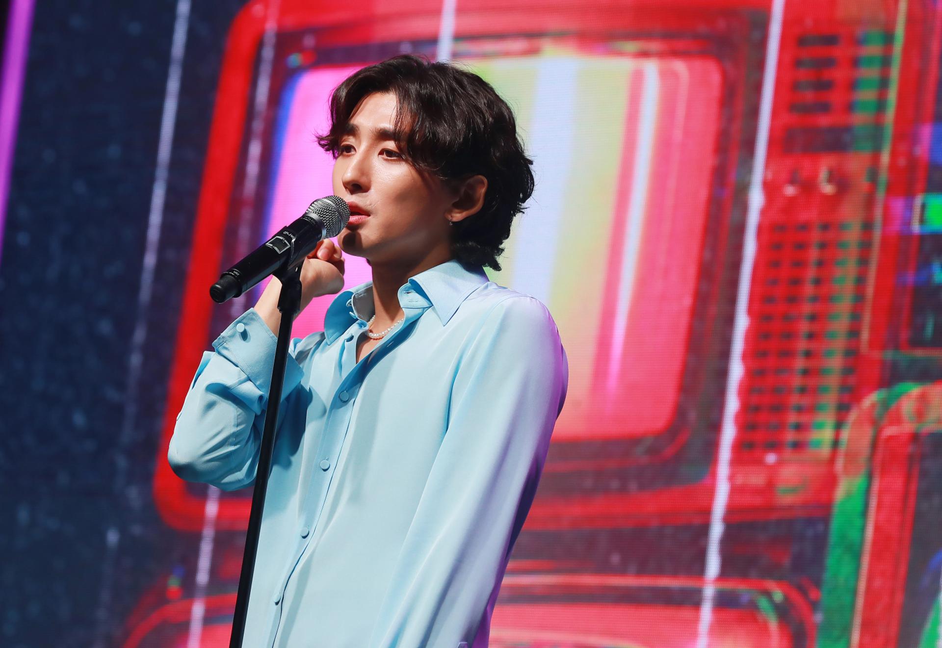 축제 공연 중 갑작스런 눈물…잔나비 최정훈, ♥한지민과 결별설 확산