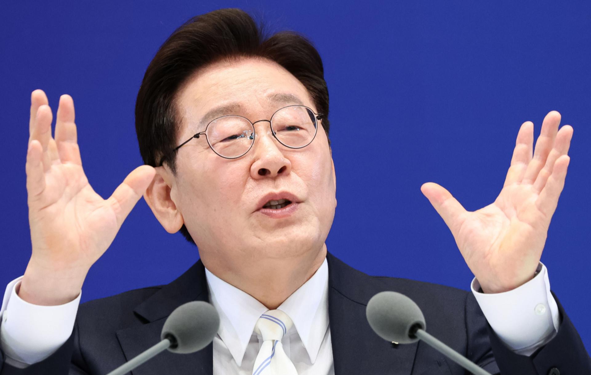 이재명 대통령, 부동산 투기엔 적극 개입…초과이윤 배분엔 신중론