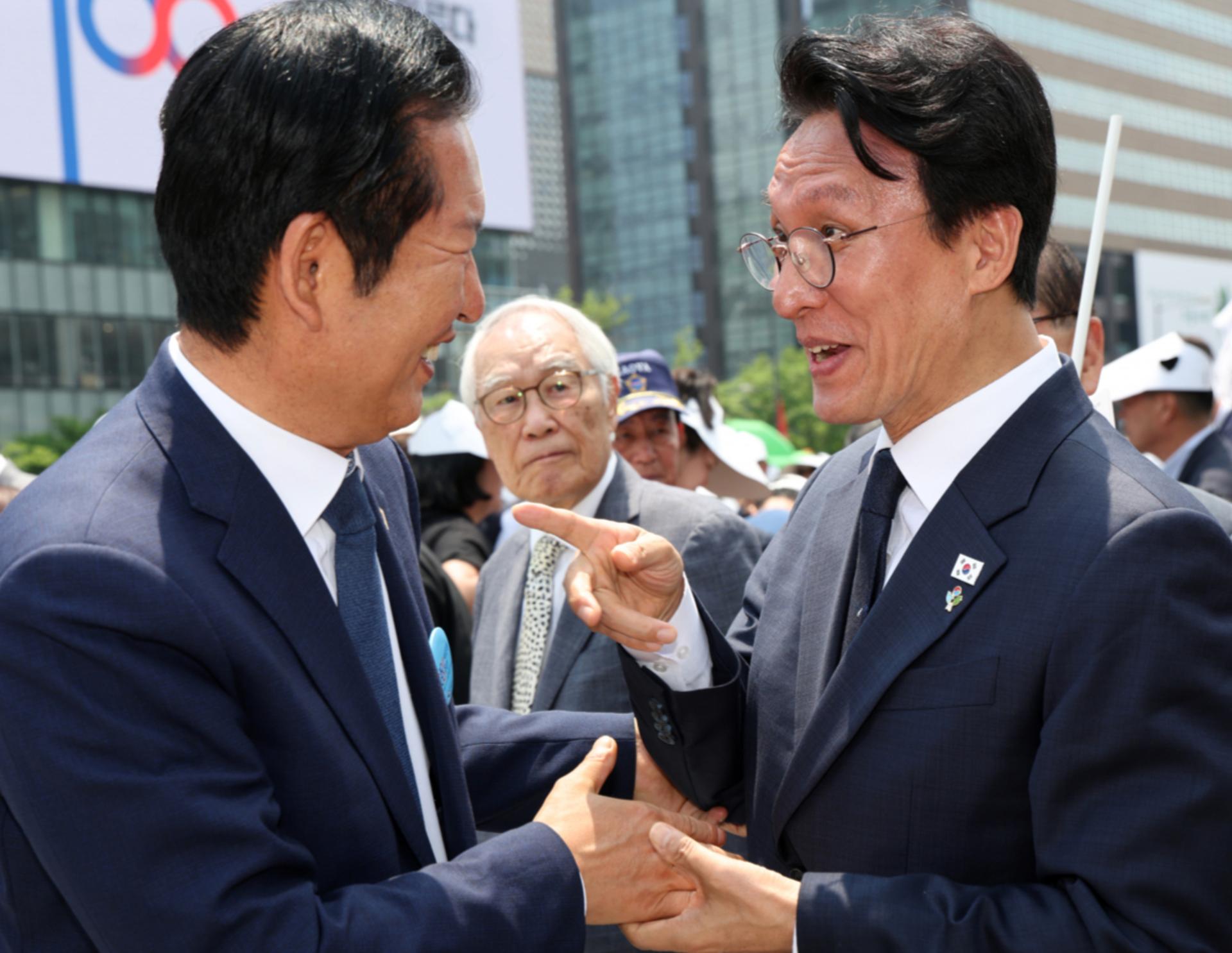청와대 "이재명 대통령 귀국 행사, 정청래 대표·김민석 총리 등 참석"