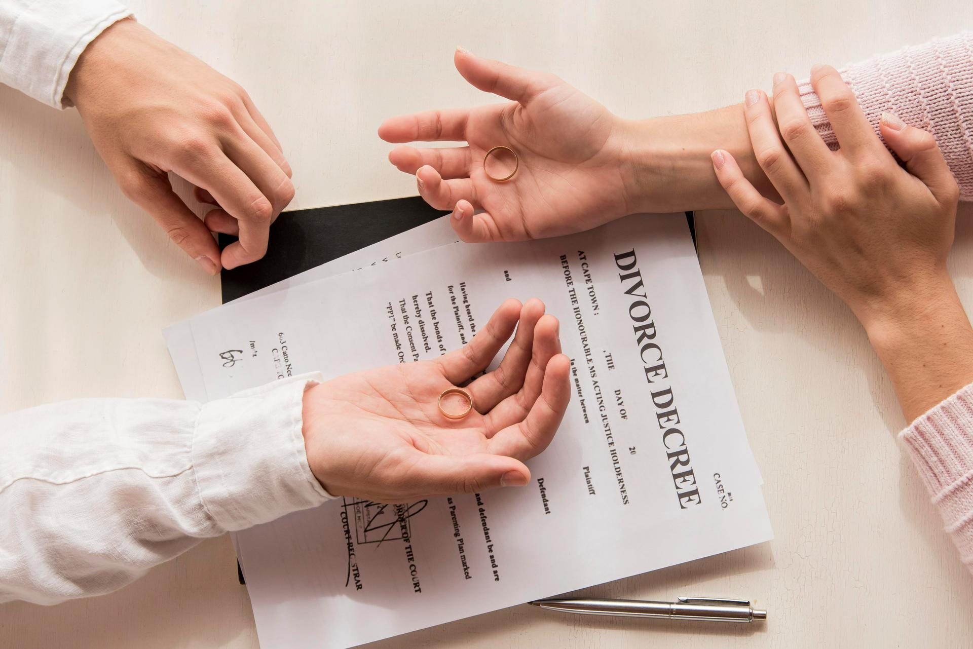 영상통화 5분하고 결혼 결정한 남성…결혼 9일 만에 이혼 요구 '왜?'