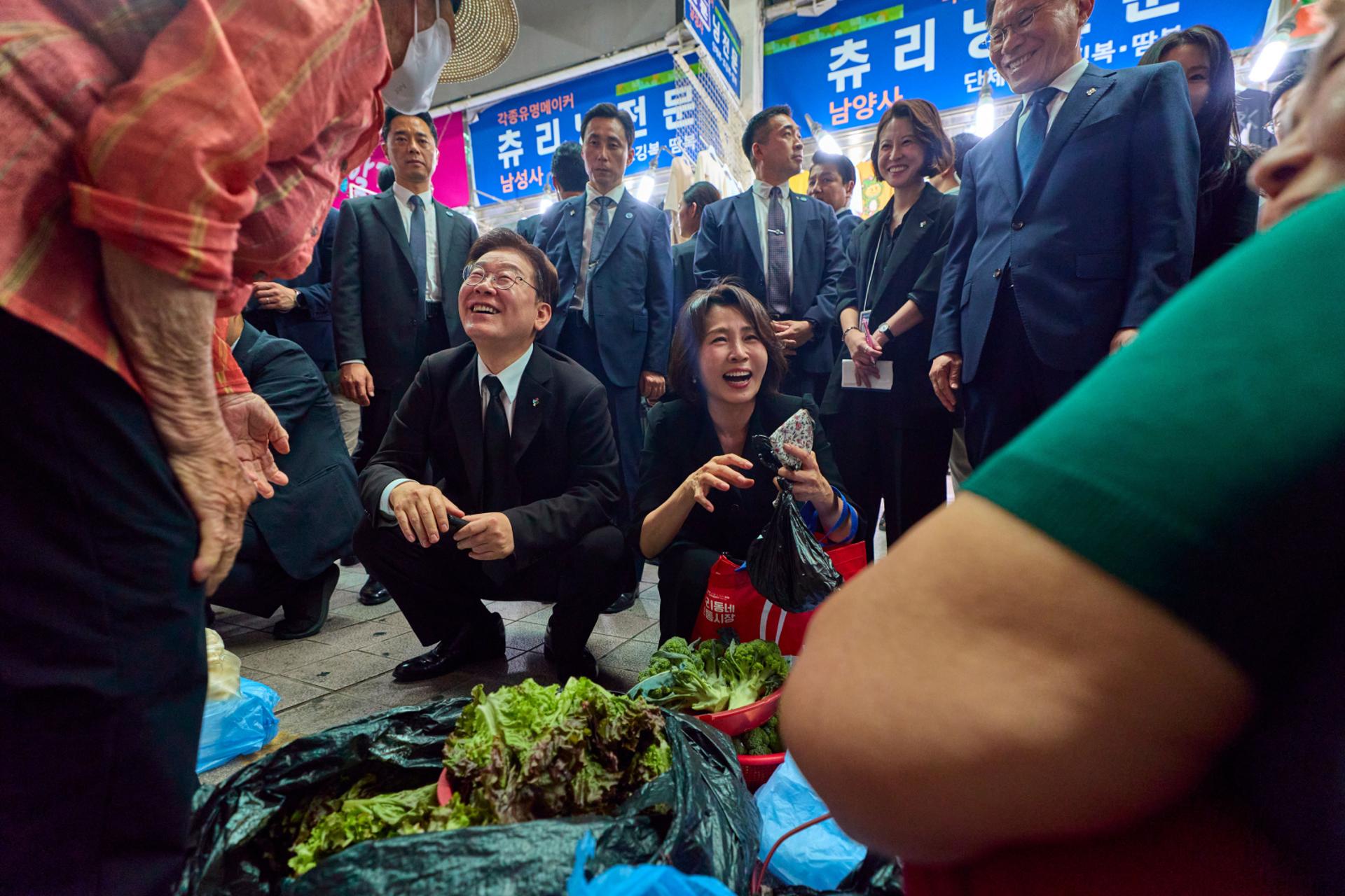 [사설]대출잔액 1100조, 연체 22조…자영업 조이는 '역대급 빚'