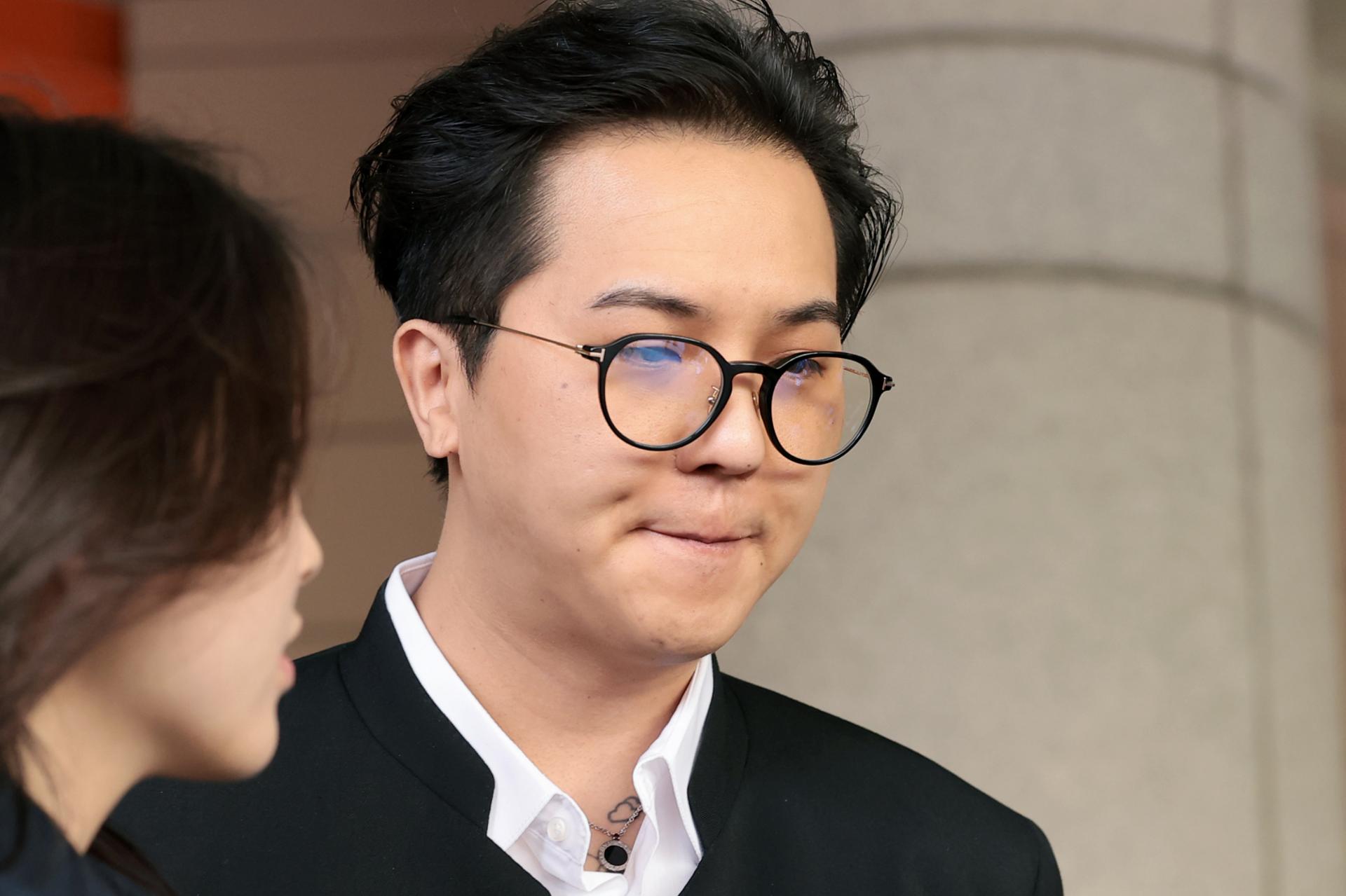 '부실 복무 의혹' 송민호, 관리책임자 재판 증인 채택…14일 법정 설까