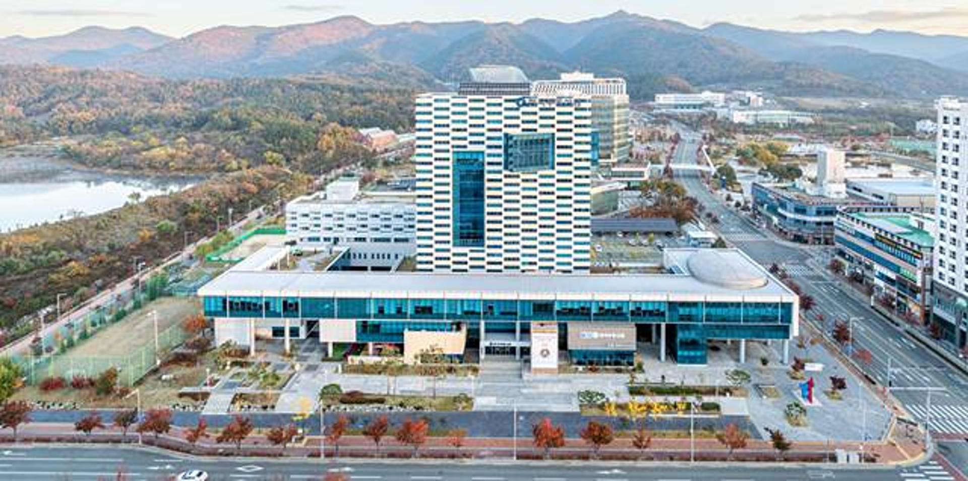 전국 아파트값 0.08% 상승… 서울 0.22% 뛰고 지방은 '보합'