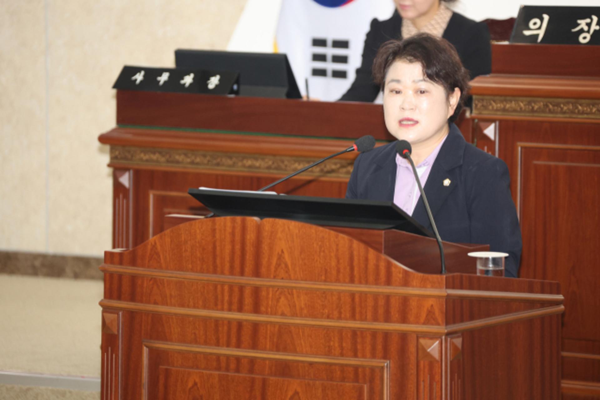 김우정 의성군의원 "가수 공연 중심 축제 운영방식 바꿔라"