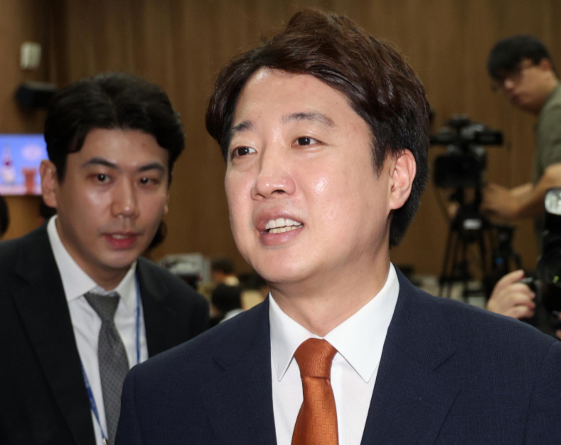 이준석 개혁신당 대표 전격 사퇴 "쇄신 호응 못 얻어…전적으로 제 책임"
