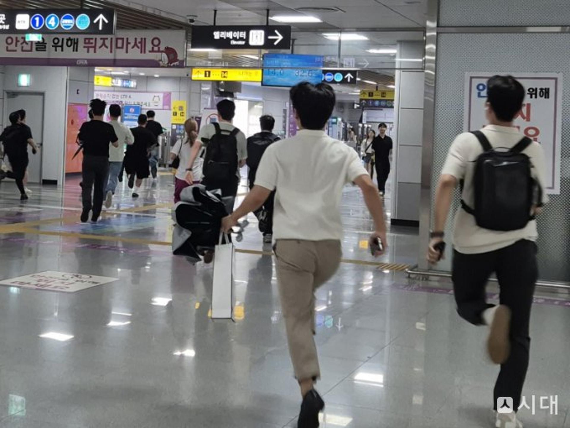"오늘도 달린다"…환승 지옥 '출근길 러닝크루'를 아시나요