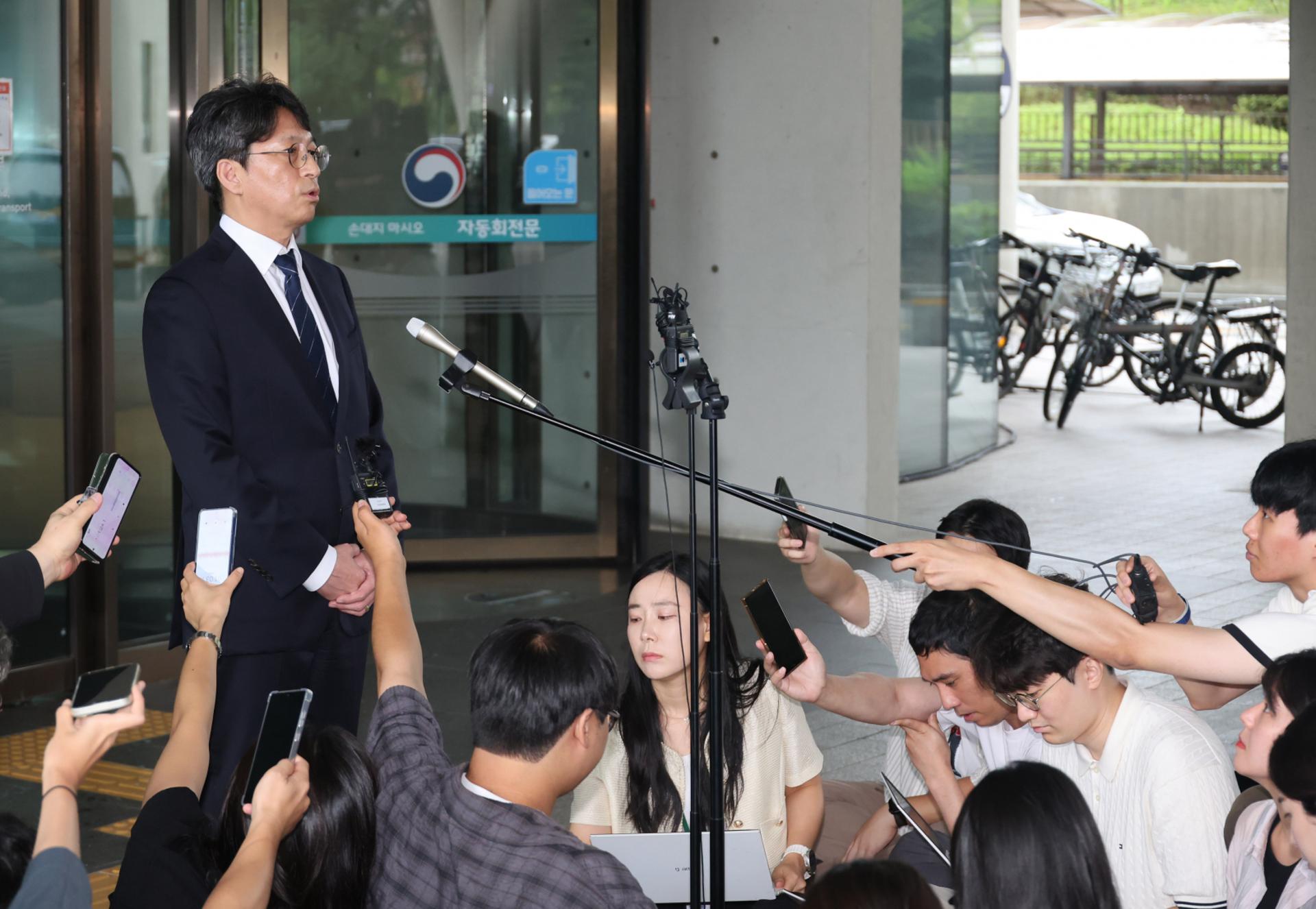홍지선 국토 후보자 첫 출근…"주택공급 서울시와 협의할 것"