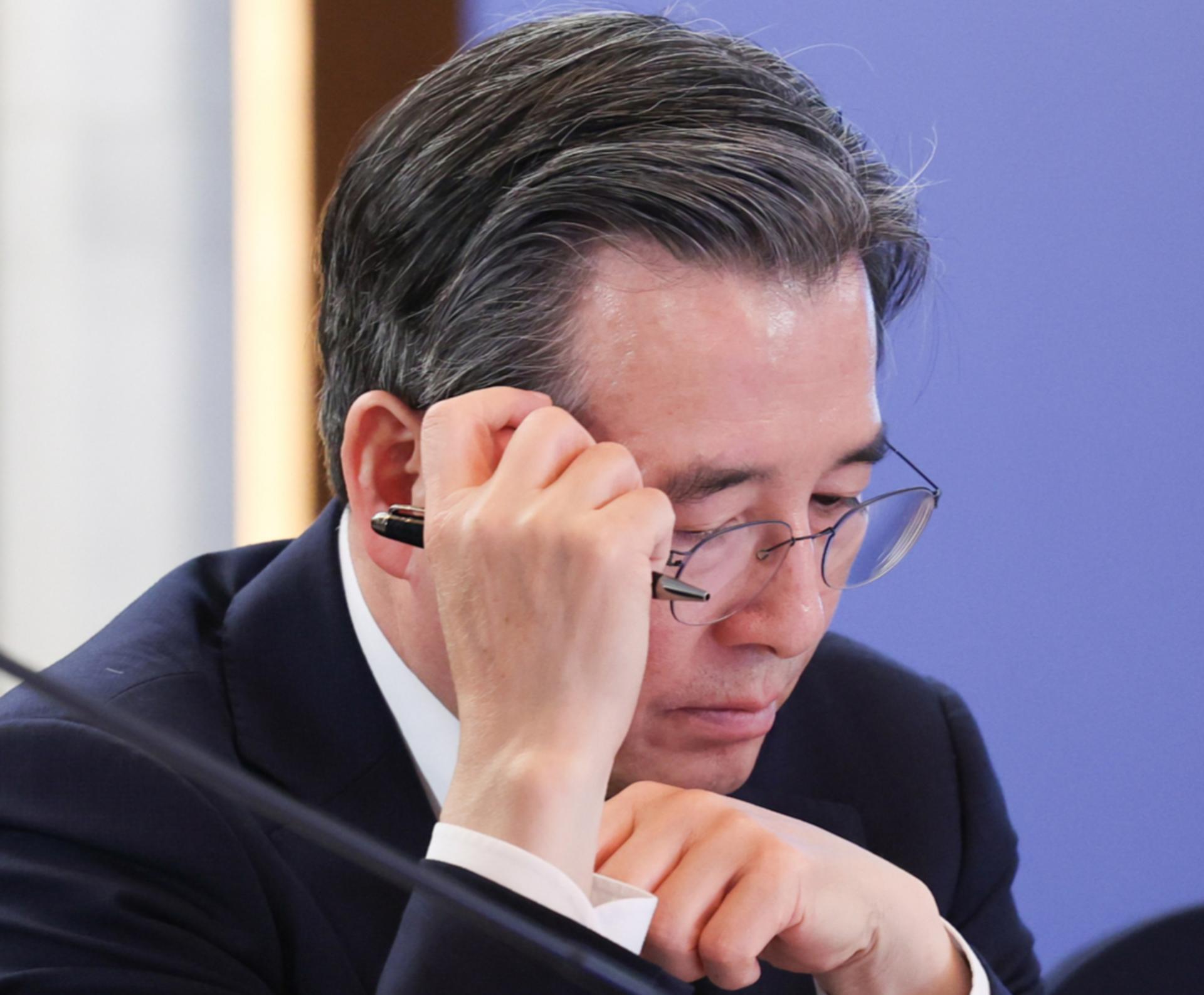 SNS 부메랑 맞은 김용범, 레버리지 ETF·부동산 논란 끝 사퇴
