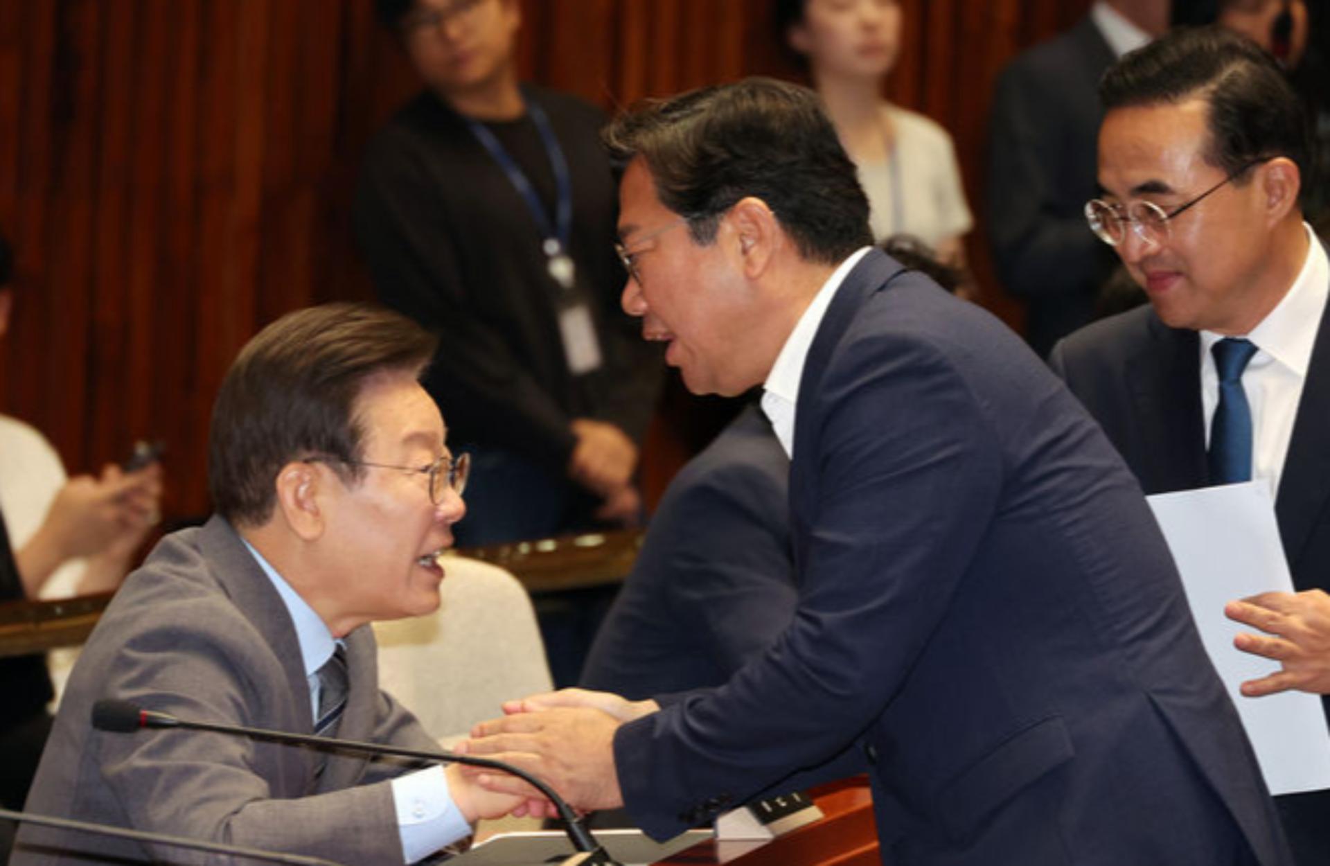 김승원 임명 강행 가능성…"철회해도 지지율 타격"