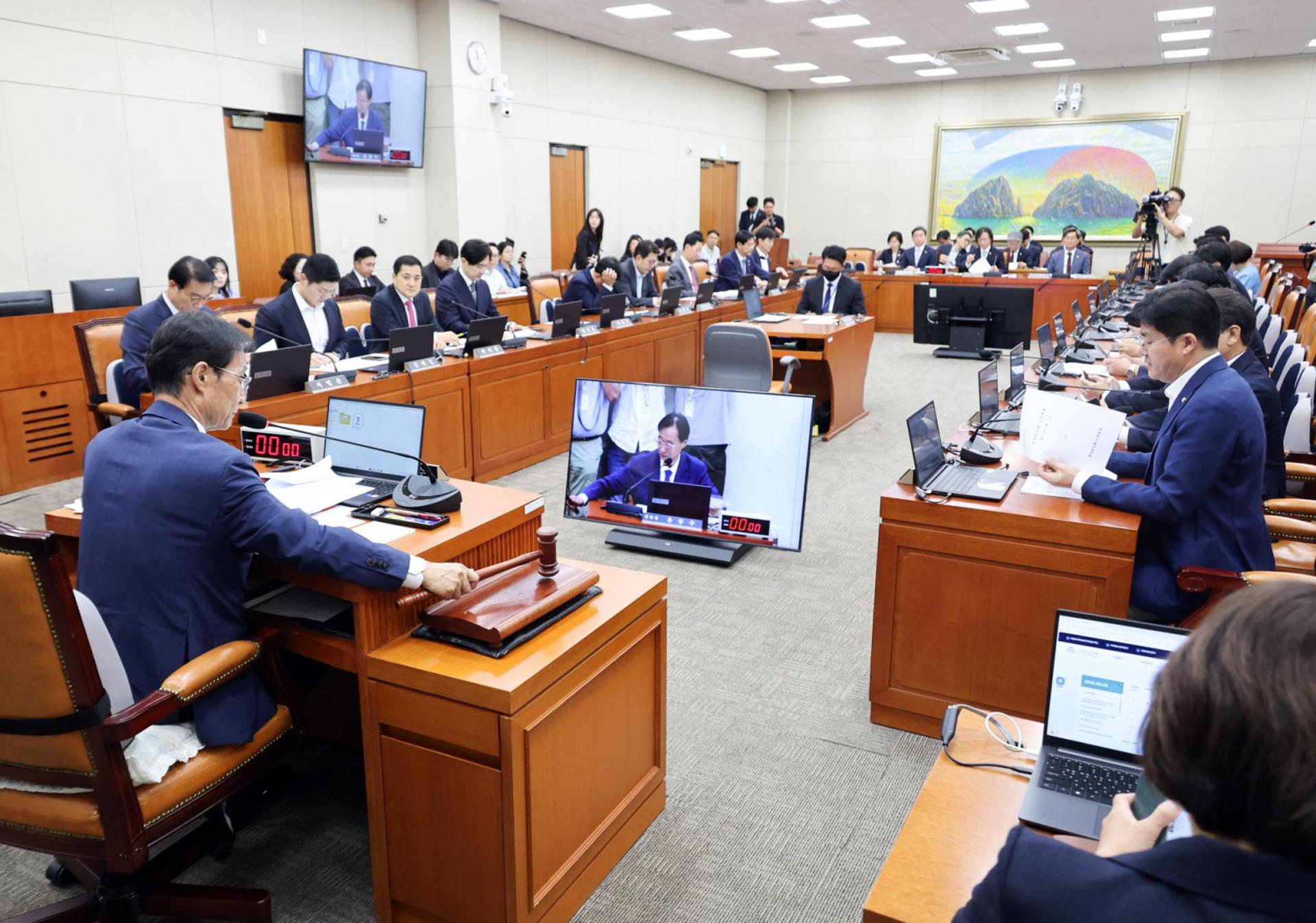 정산 앞당겼더니…"잘 팔리는 대기업 제품만"