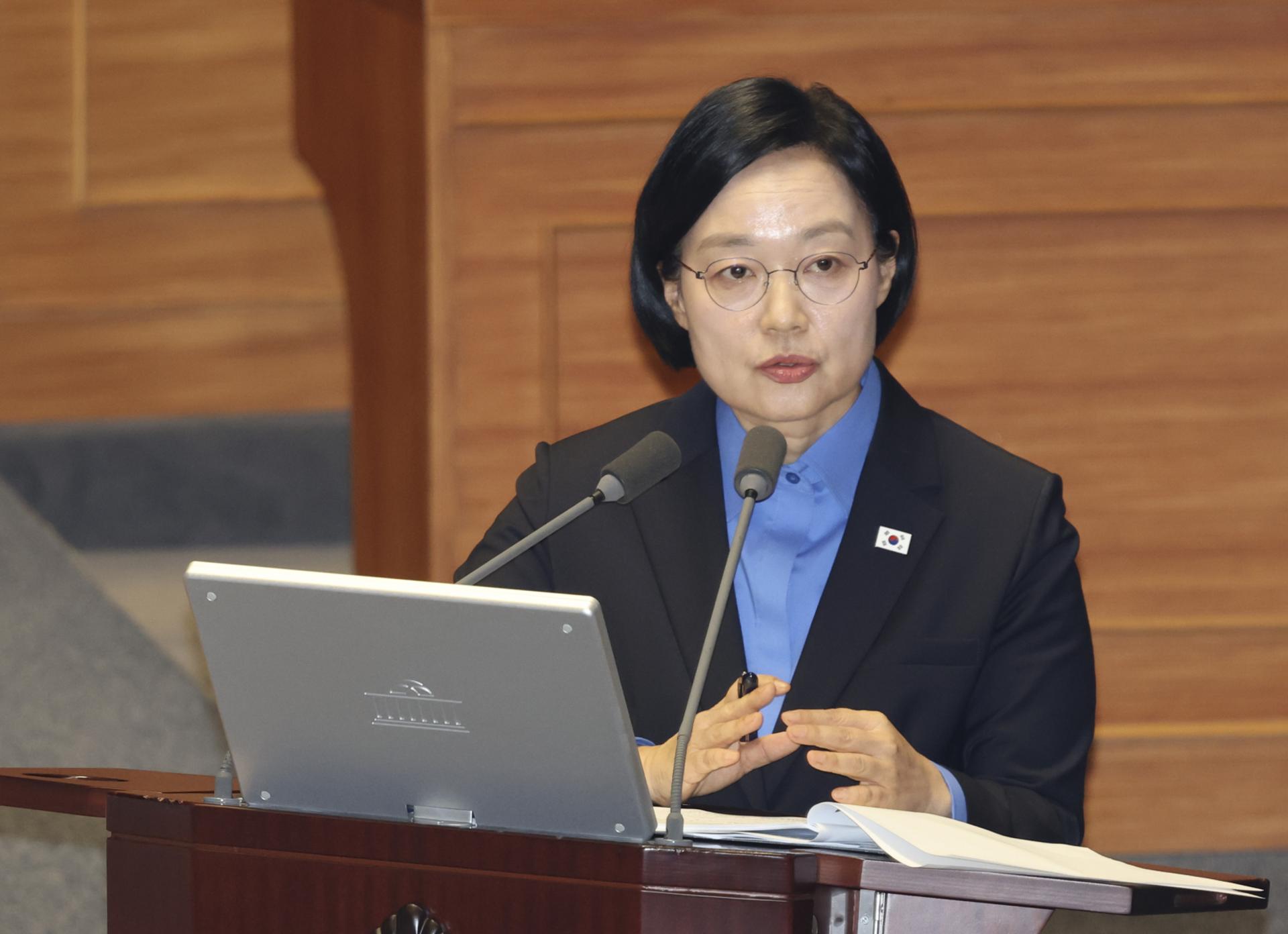 "수출 호황"에도 청년 일자리 후퇴…정부 "AI·경력 채용 때문"