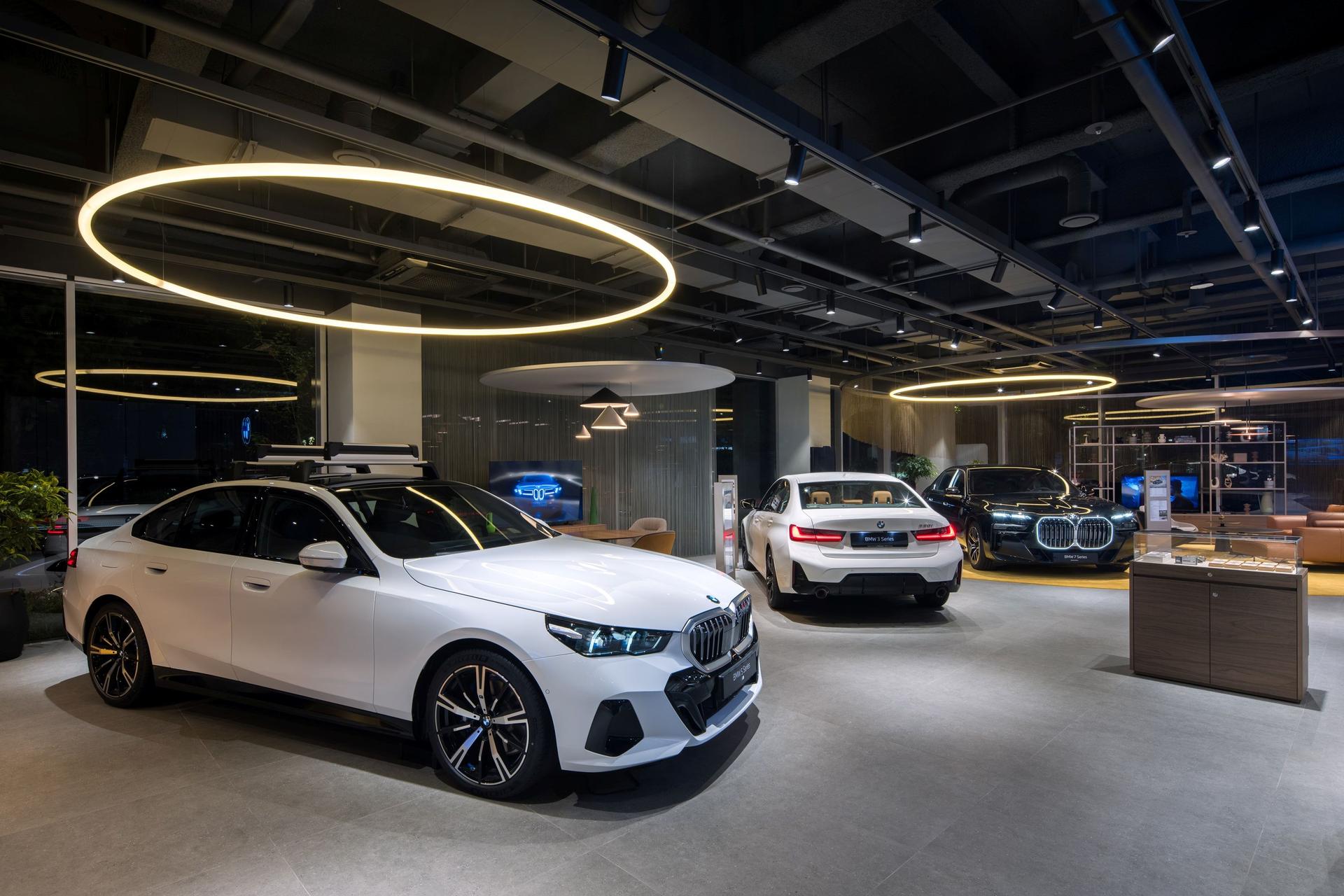코오롱모터스 BMW 분당 전시장 새단장, M·럭셔리존 강화