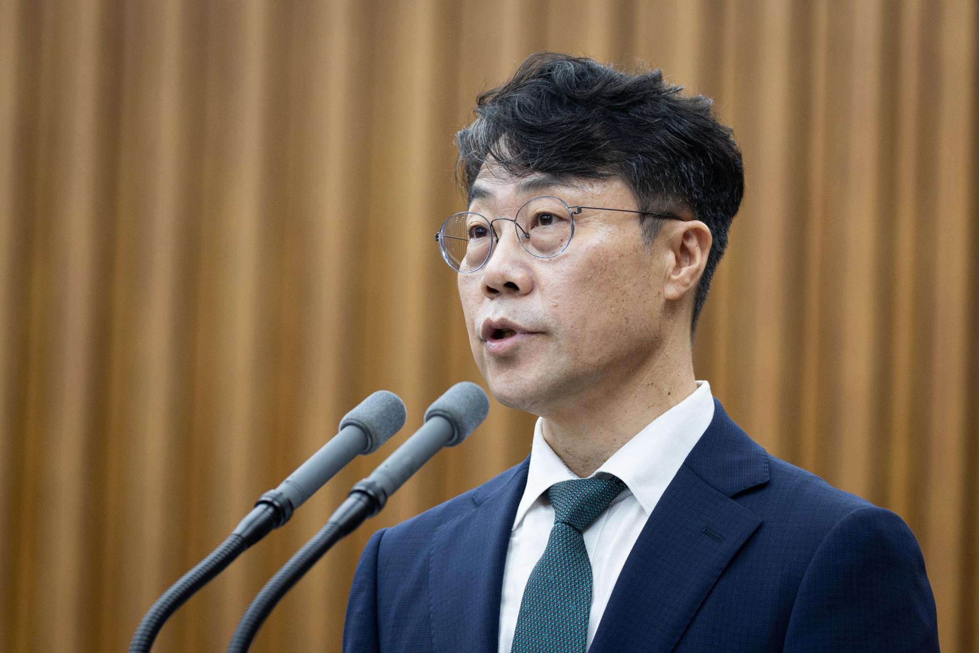 "이 대통령 재판 재개" "조희대 제청 위헌"…김성수 청문회 격돌