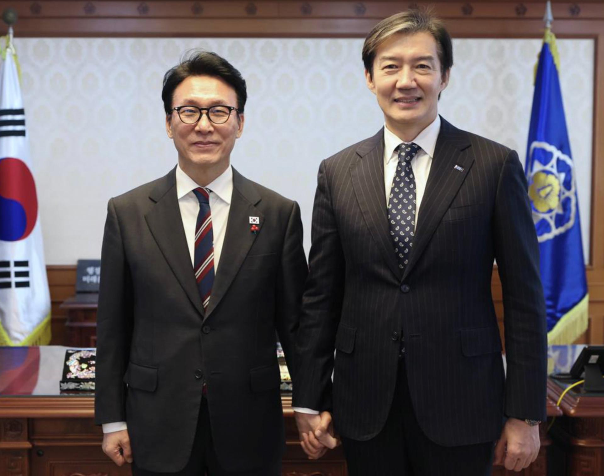 이 대통령 지지율 30%대 하락…범여권 서로 '네 탓'