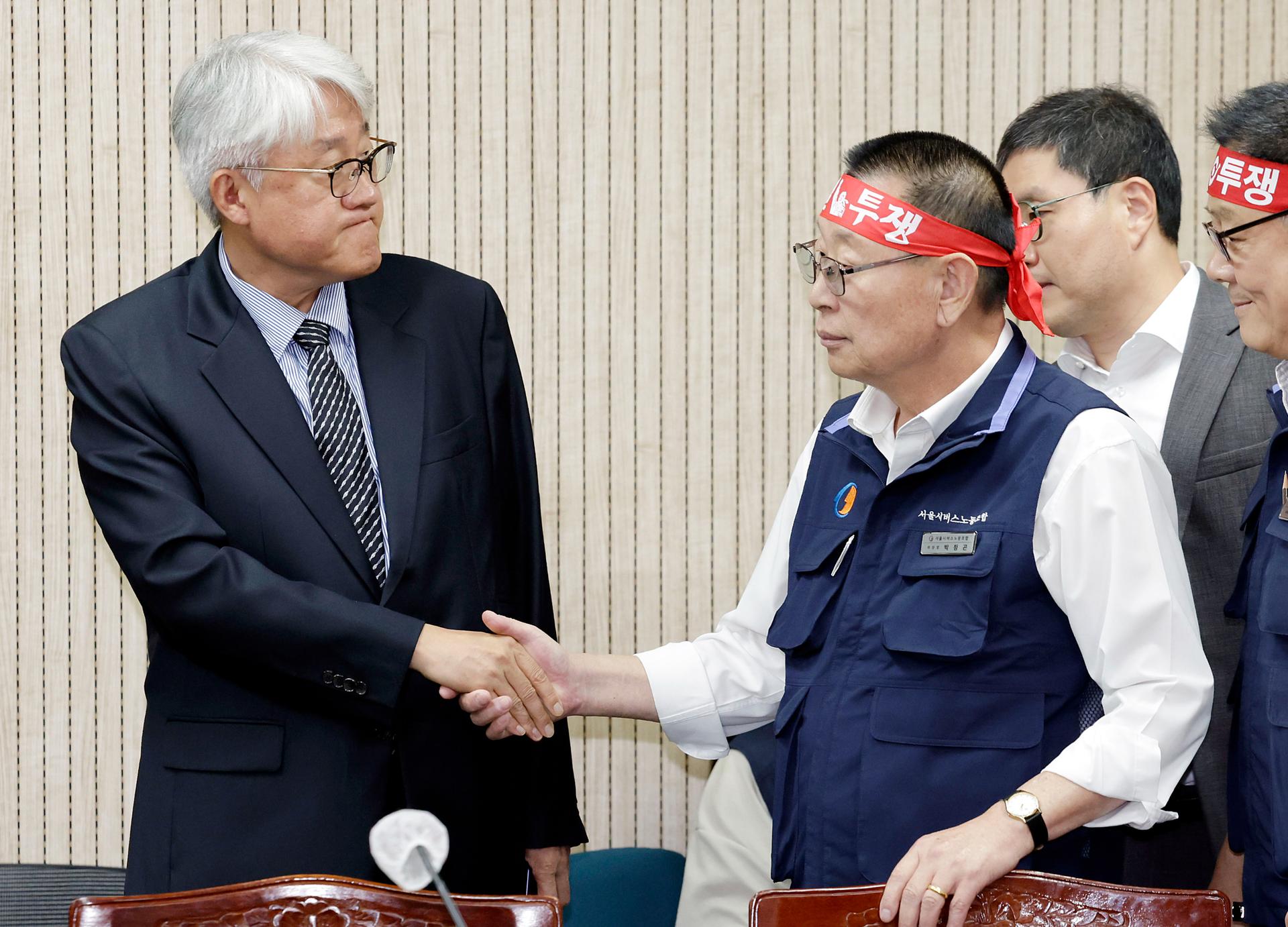서울 시내버스 정상 운행…파업 2시간 전 극적 타결