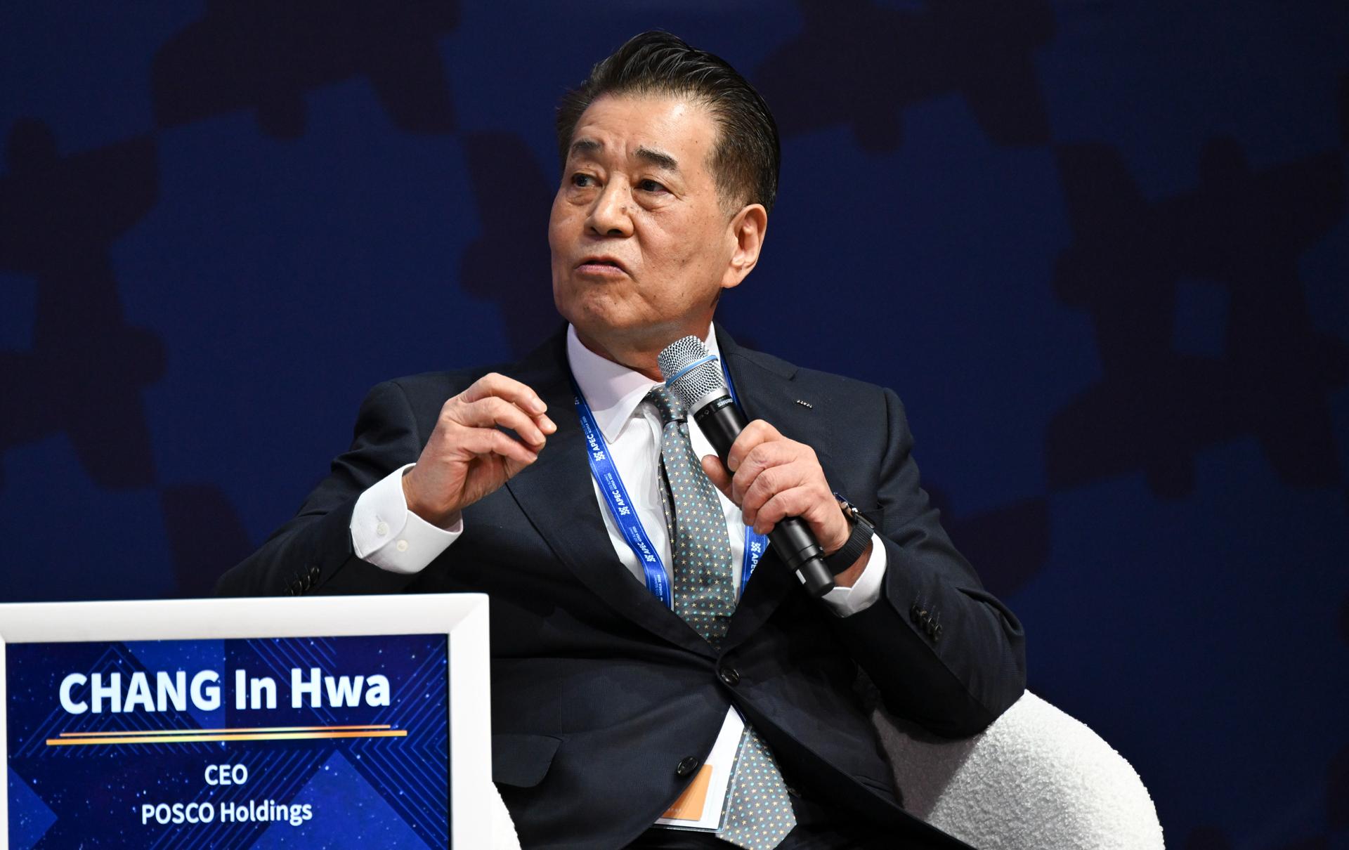 장인화 포스코그룹 회장 "변화 읽고 성장 전략 찾아야"