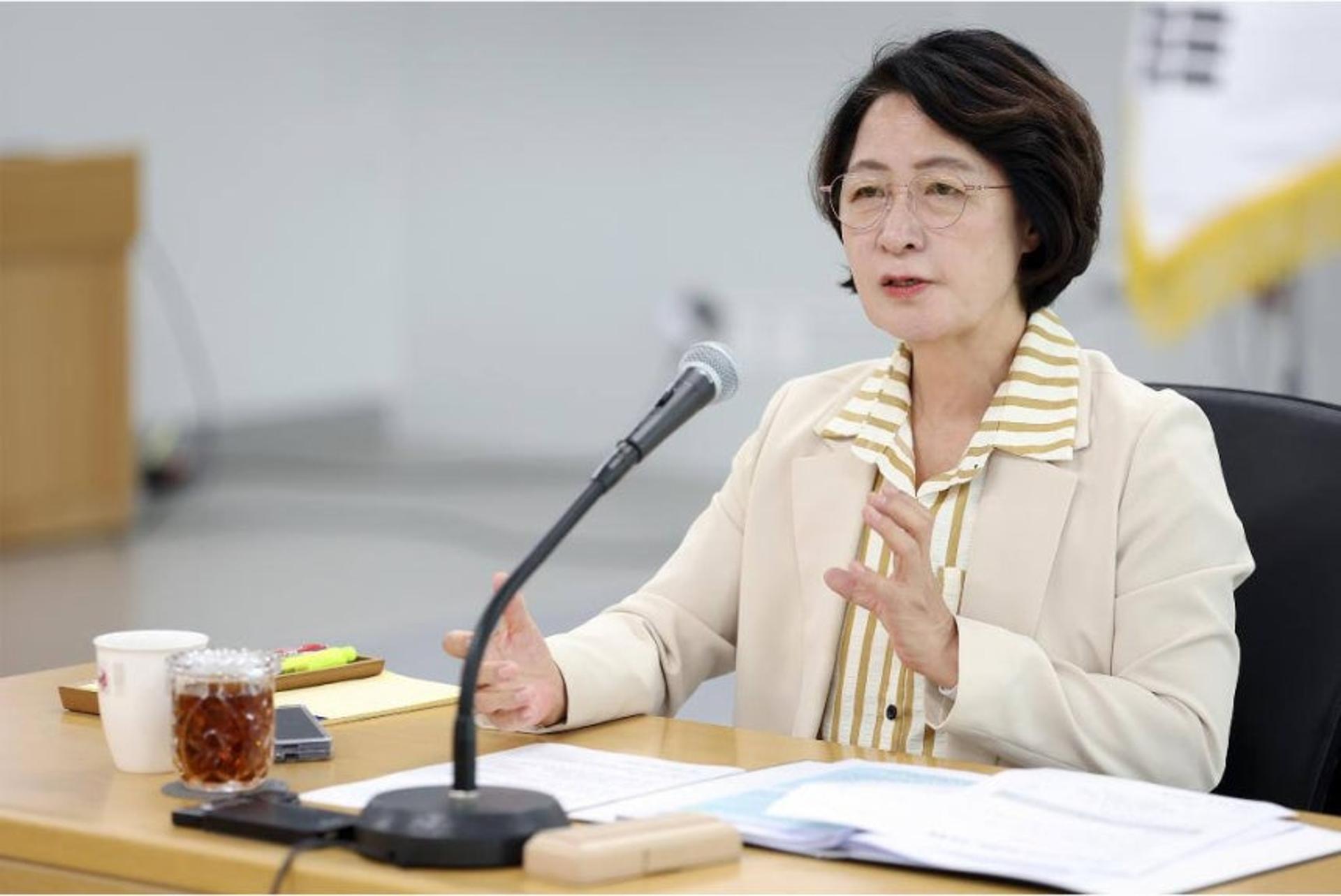 추미애 "재정적자 원인은 전임 도정 부서 소통 부족"