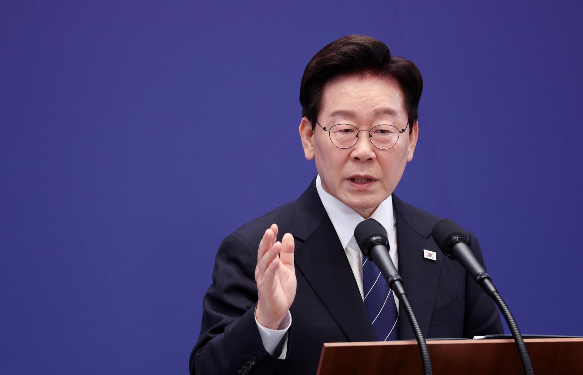 멸칭계정 인용 유감 표명한 대통령…지지층 자제 당부
