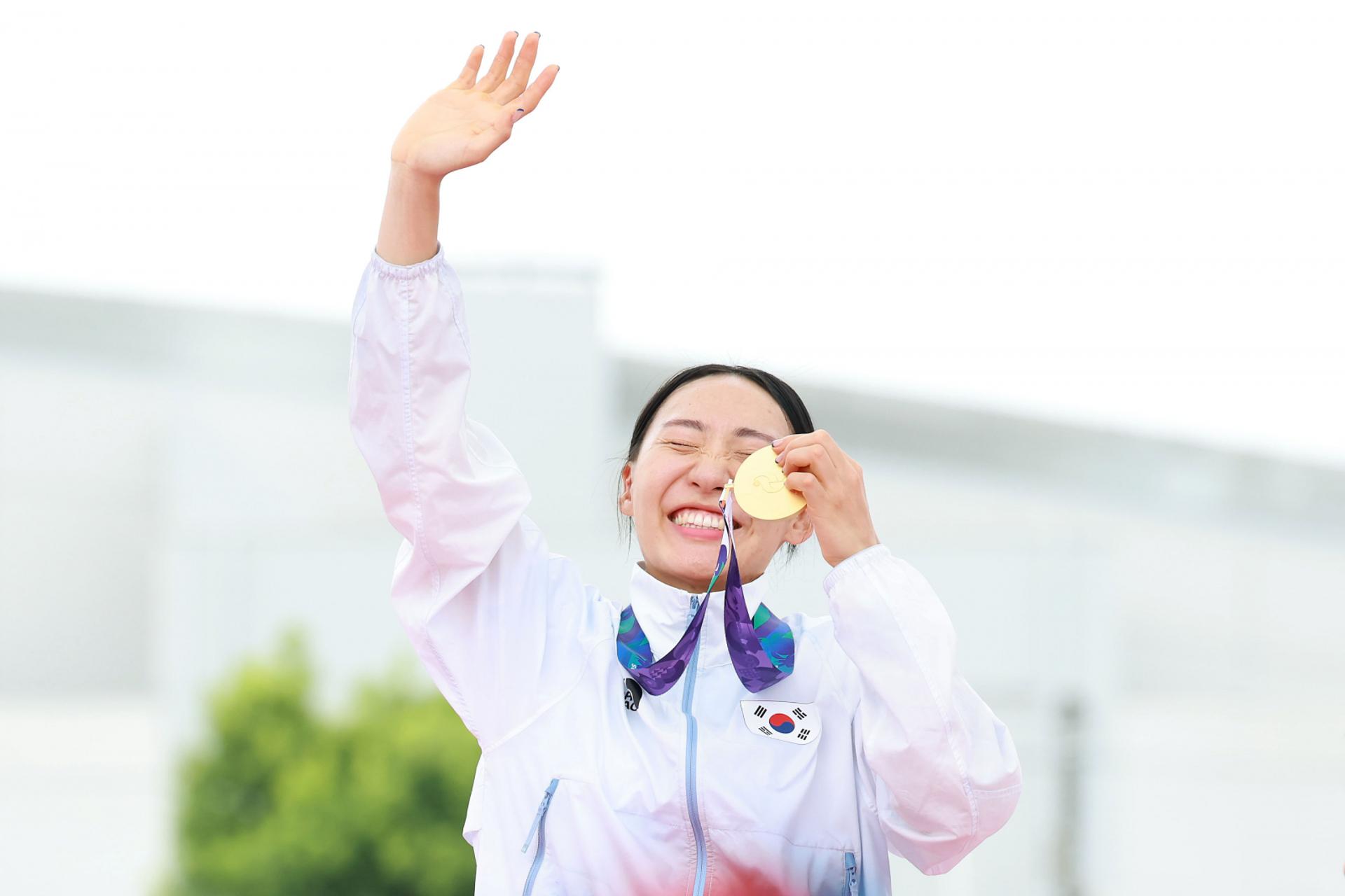 성승민, 한국 첫 금메달…여자 근대5종 새 역사