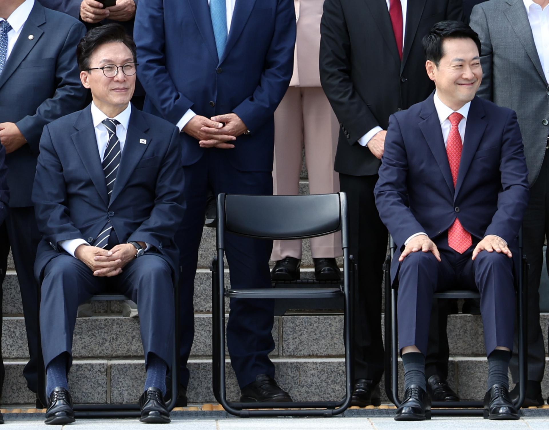 김민석은 민생, 장동혁은 규탄…추석 민심 향한 승부수