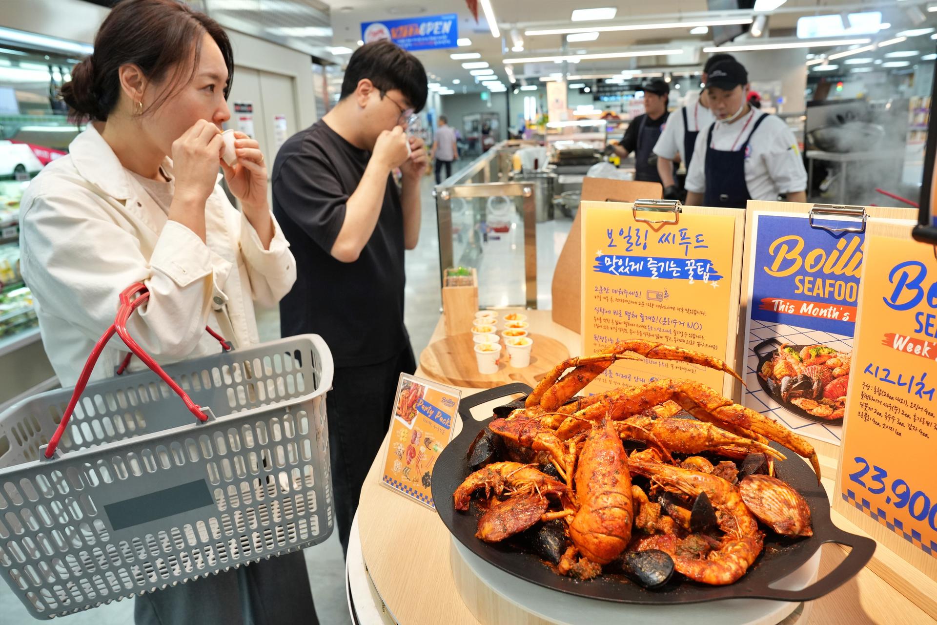 롯데마트의 새 실험…고객이 만든 델리 나온다