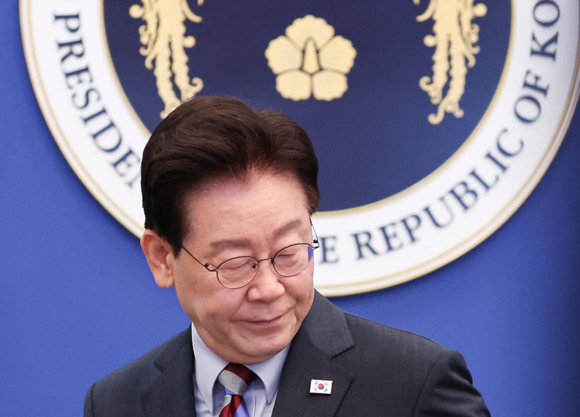 이 대통령, 북한 지뢰 추정 사고에 "진상 따라 필요한 조치"