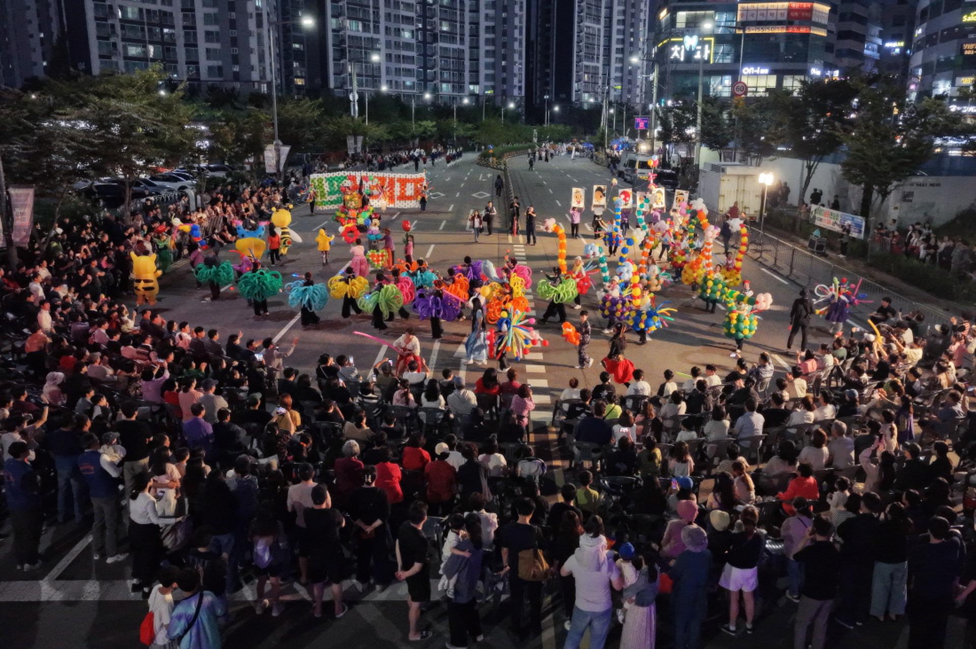 [안성 소식]바우덕이 축제 전야 '길놀이 퍼레이드' 개최