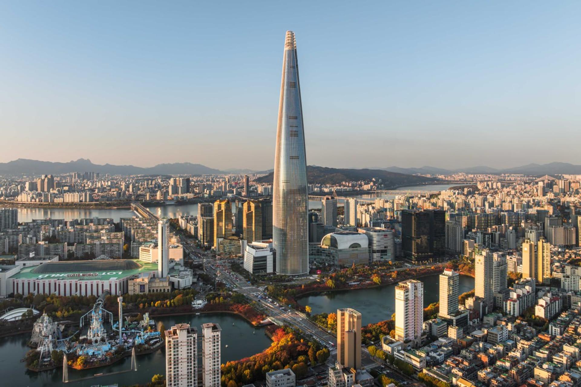 롯데, AI 중심 미래사업 확대…계열사 기술력 결집