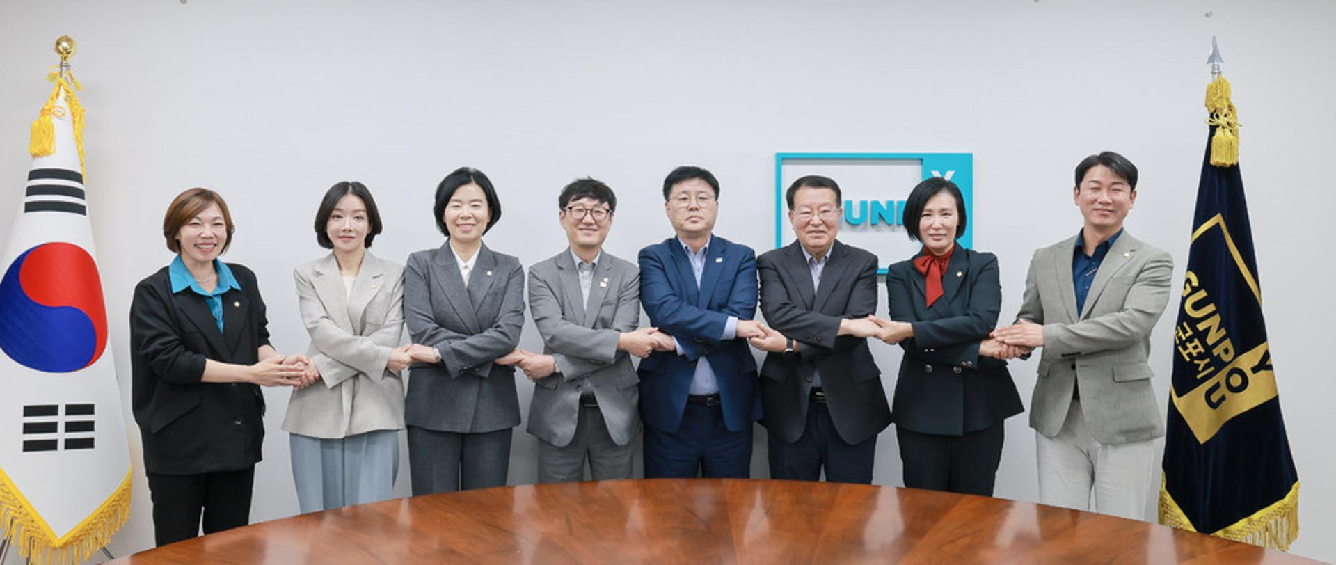 군포시, 시의회와 정례간담회…조직개편 앞두고 소통행보