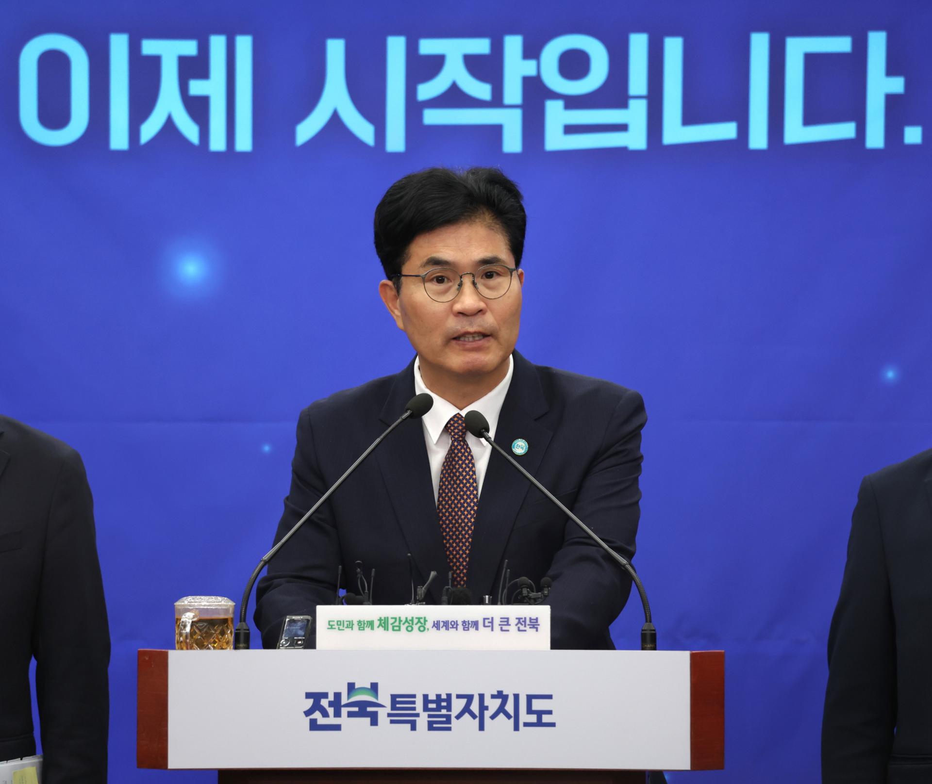 [시대 인터뷰] 이원택 전북지사 "체감성장 이뤄 더 큰 전북 만들겠다"