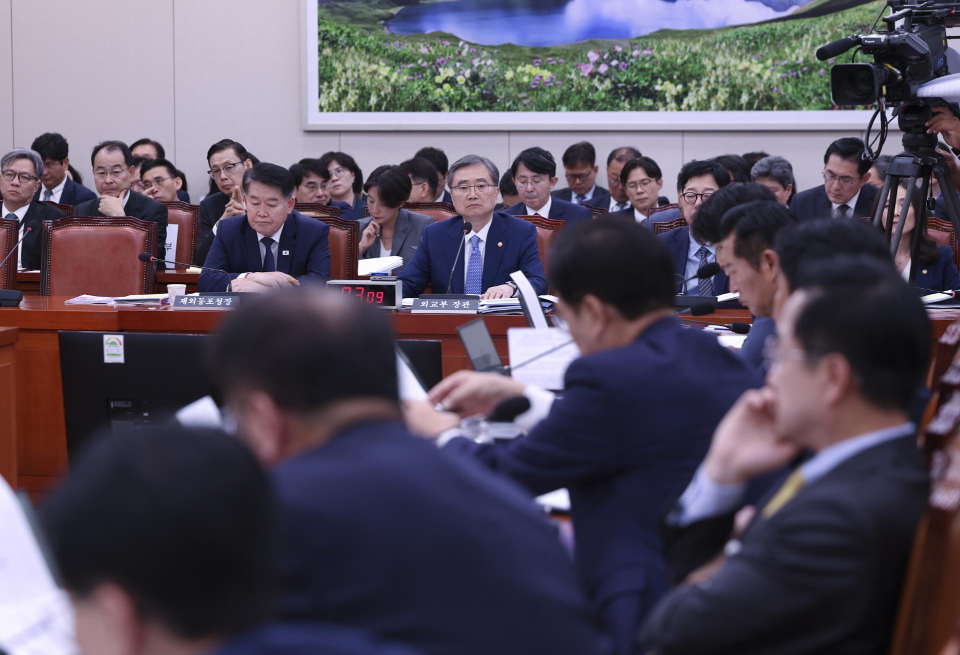 北 지뢰 규탄 결의안, 외통위 국감서도 이견