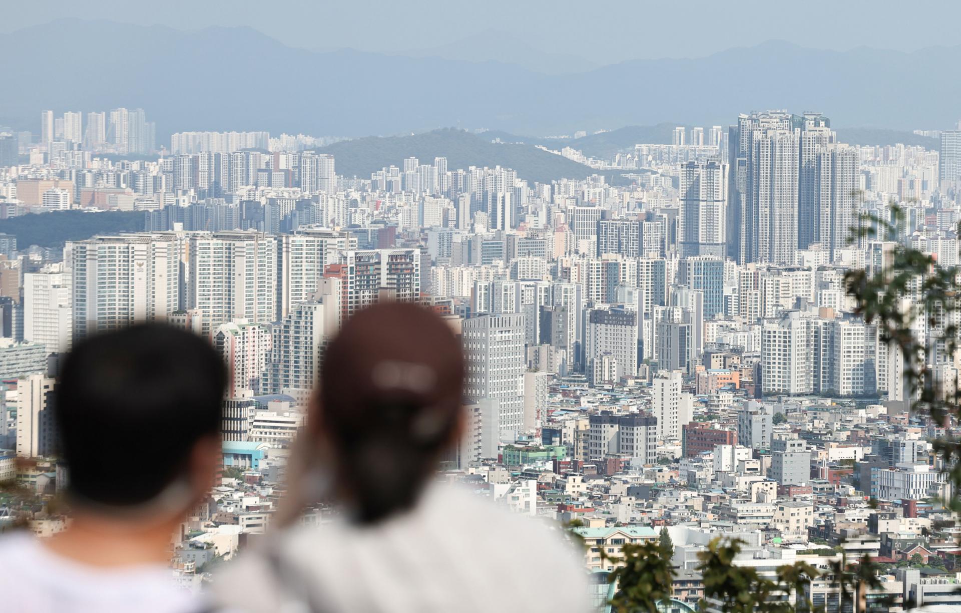 자가 거주 50대 1인 가구, 무주택자 자산의 3배