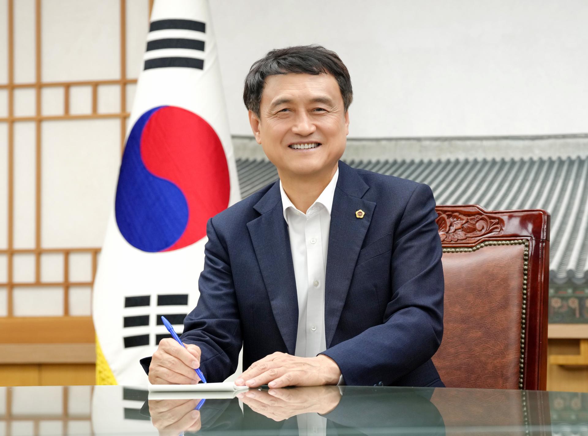김희수 전북도의장 "소통·책임·신뢰로 성과 돌려드리겠다"